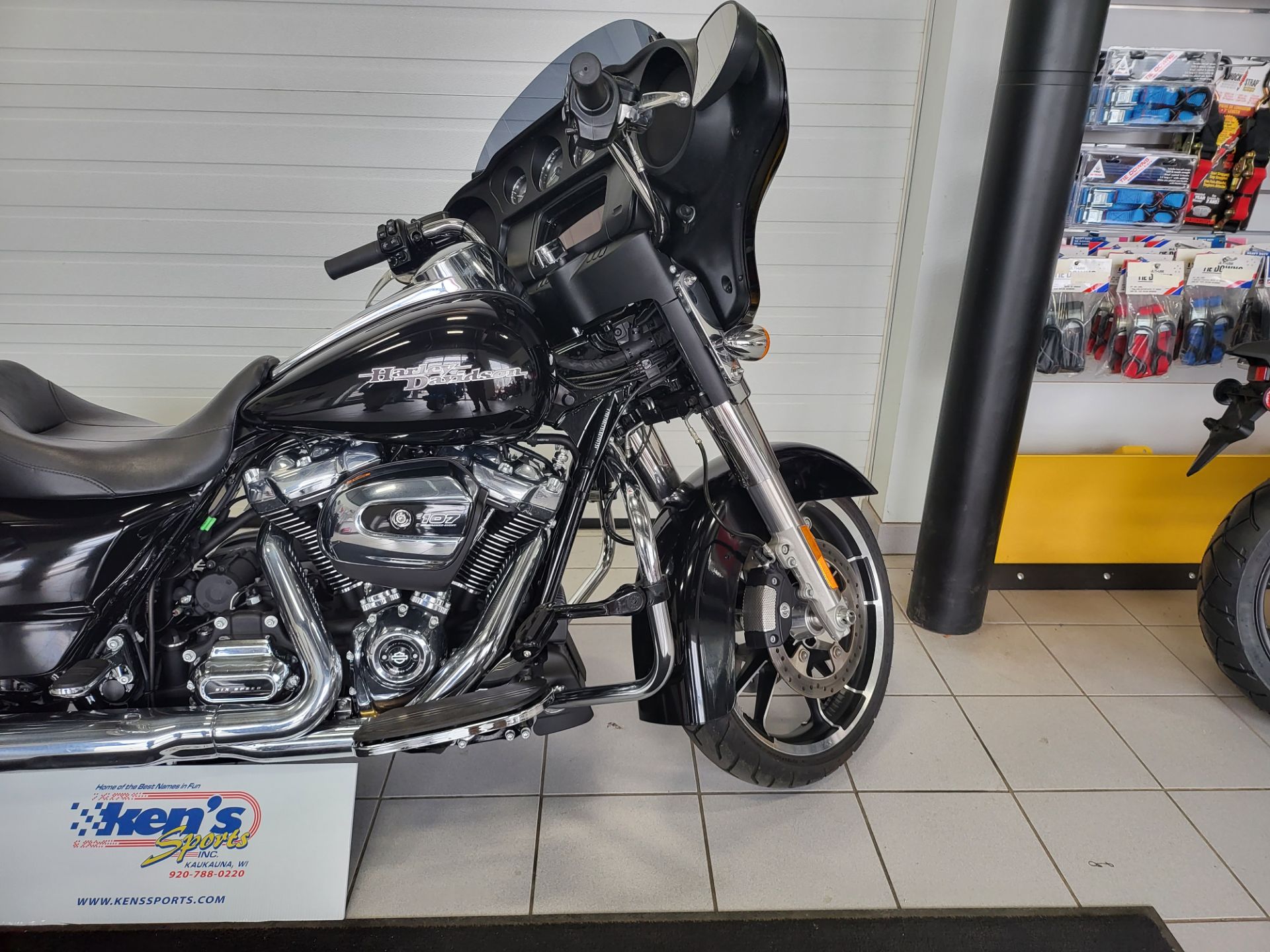 2020 Harley-Davidson Street Glide® in Kaukauna, Wisconsin - Photo 10