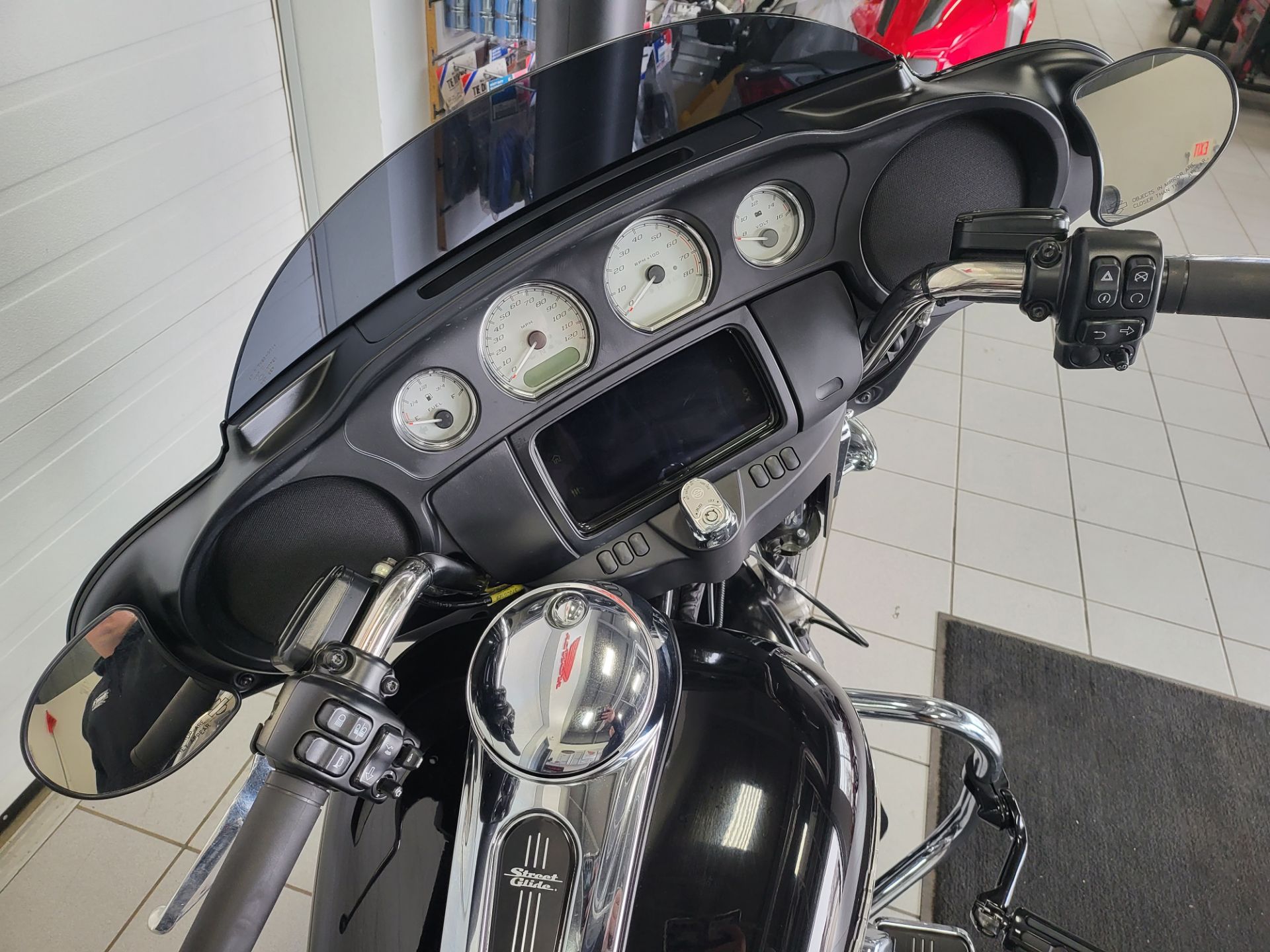 2020 Harley-Davidson Street Glide® in Kaukauna, Wisconsin - Photo 13