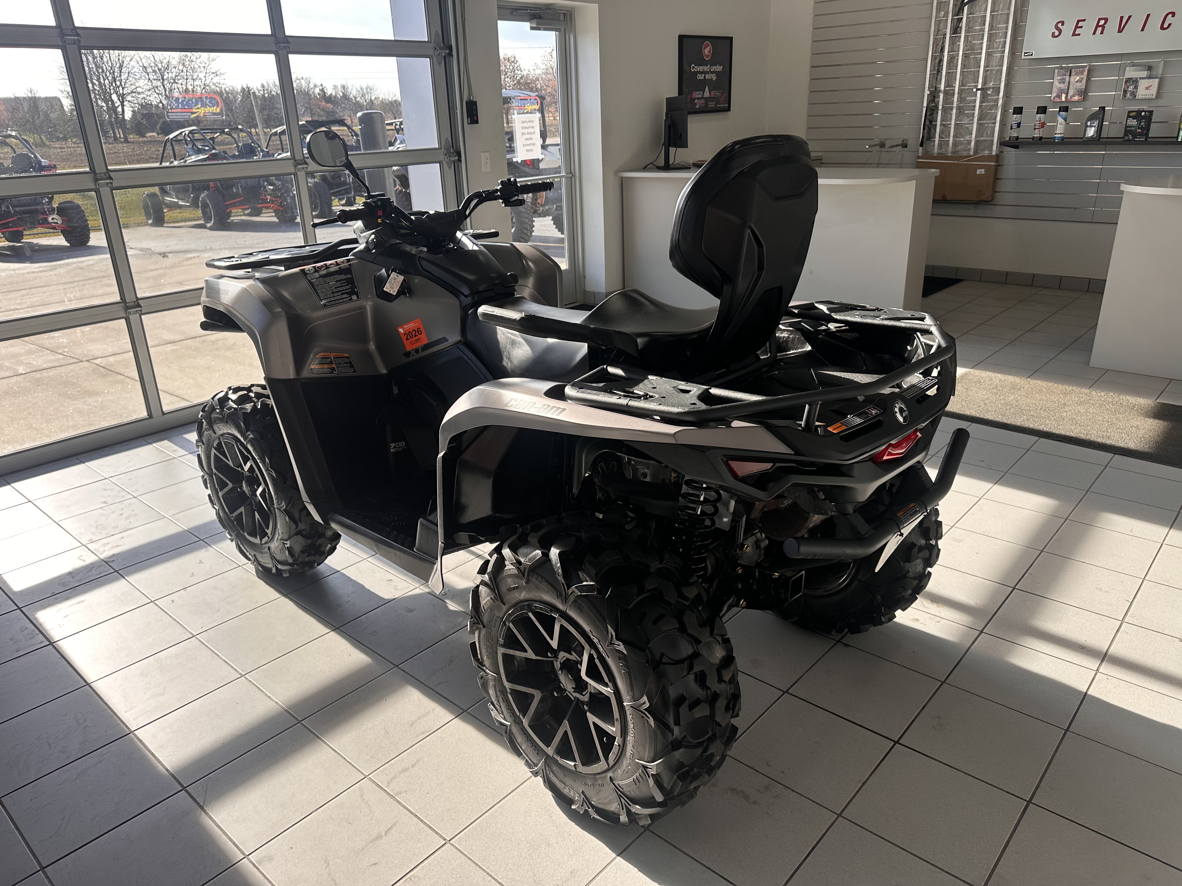 2024 Can-Am Outlander MAX XT 700 in Kaukauna, Wisconsin - Photo 3