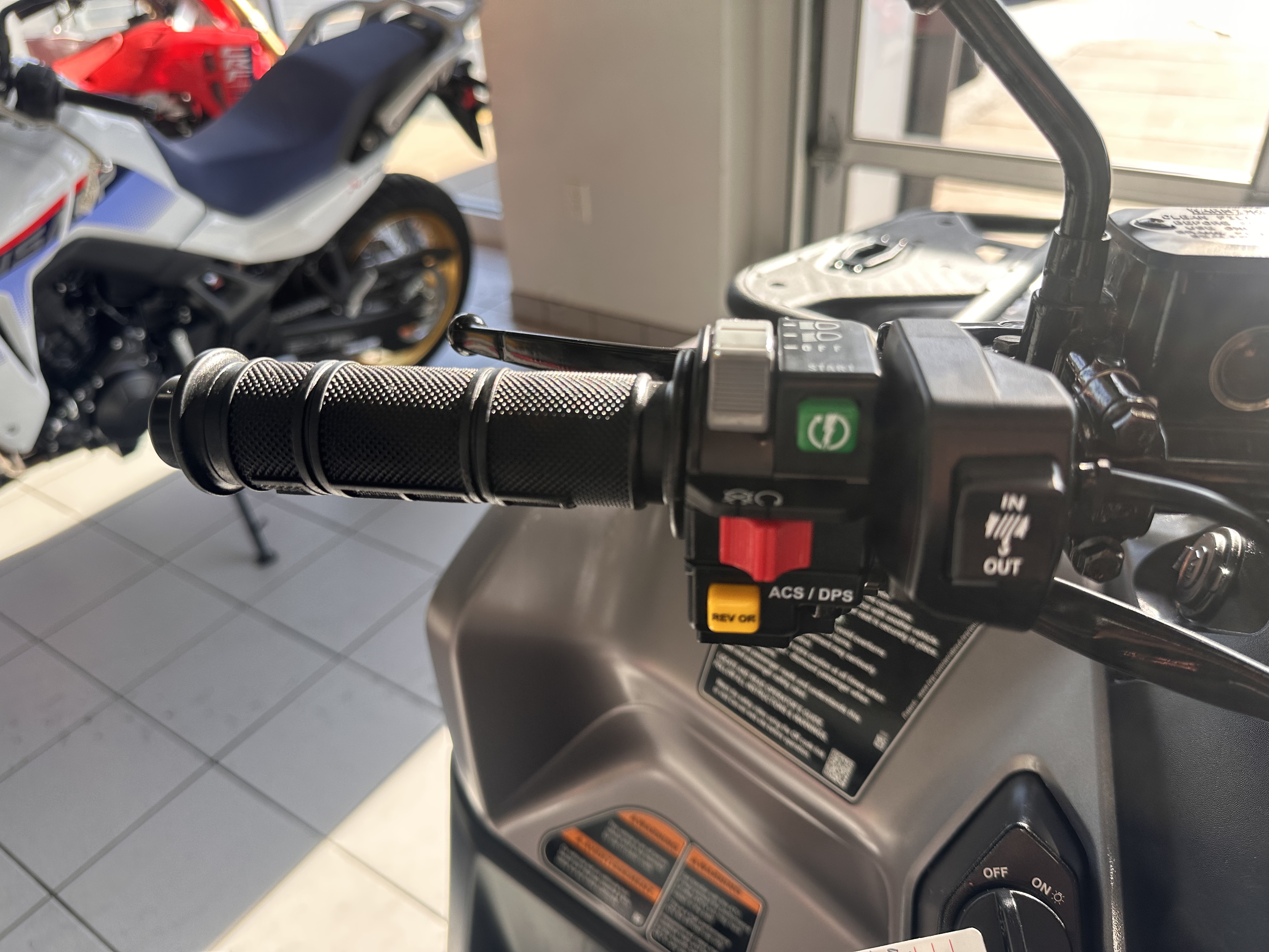 2024 Can-Am Outlander MAX XT 700 in Kaukauna, Wisconsin - Photo 6