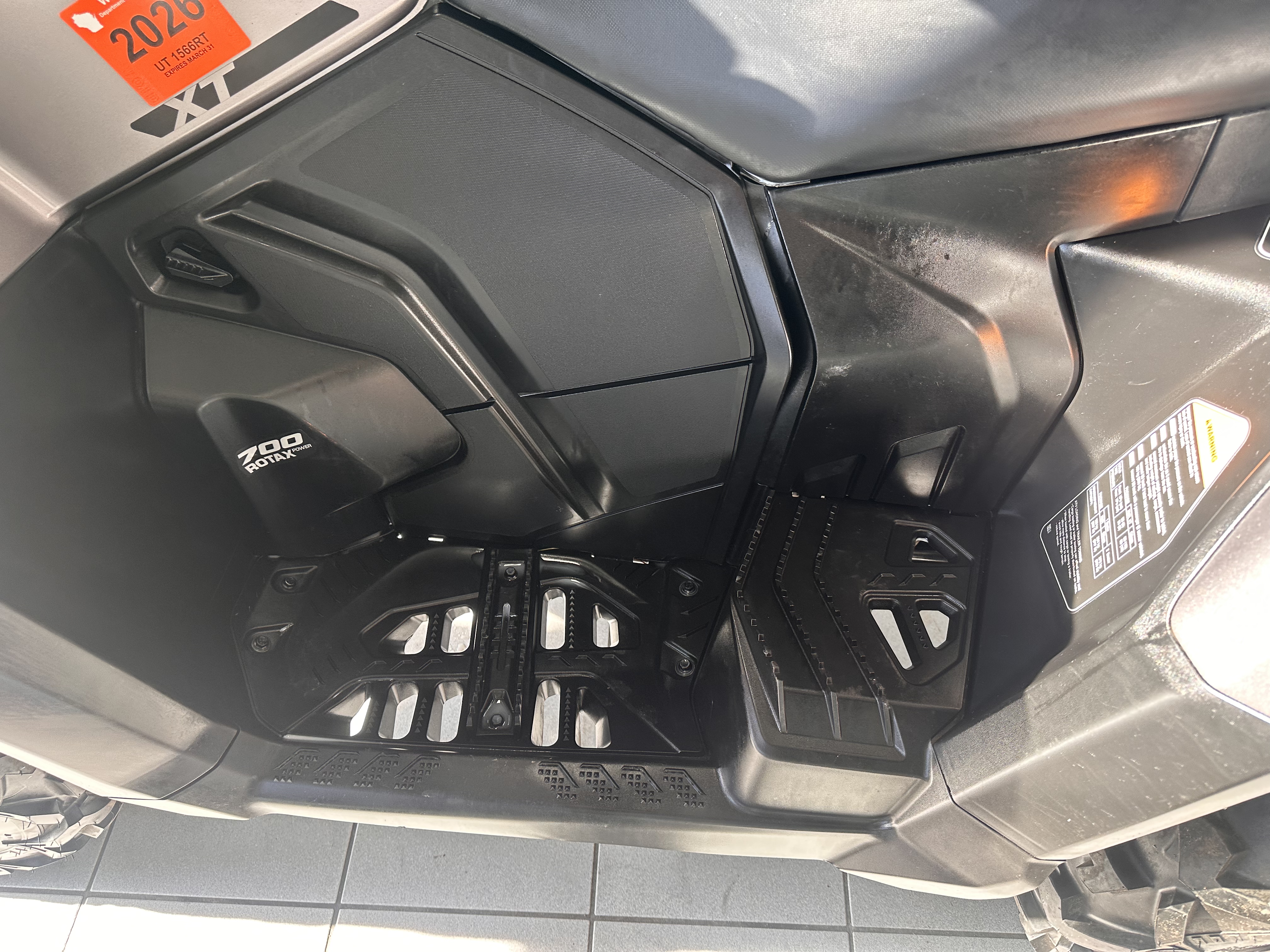 2024 Can-Am Outlander MAX XT 700 in Kaukauna, Wisconsin - Photo 10