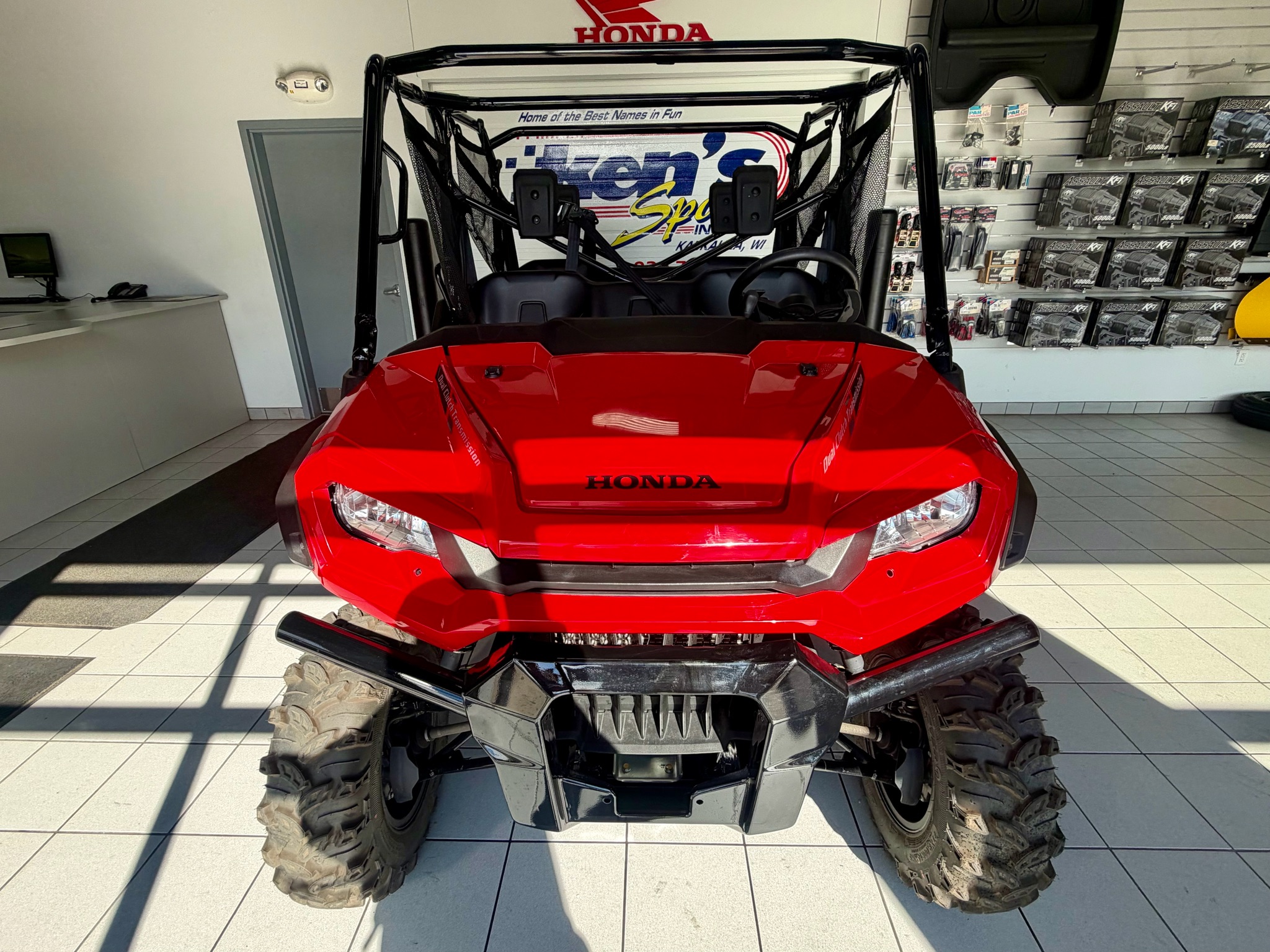 2024 Honda Pioneer 1000-6 Deluxe Crew 3