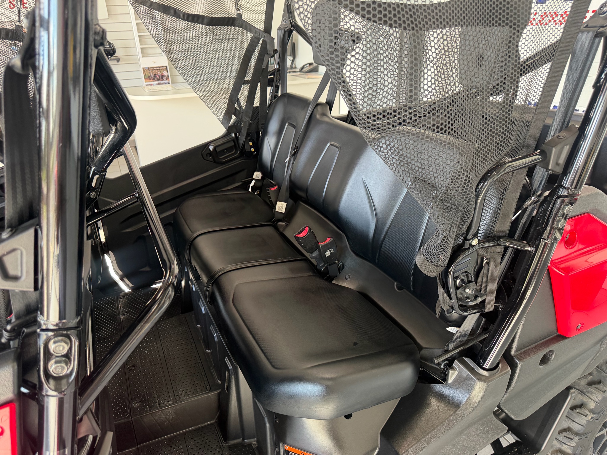 2024 Honda Pioneer 1000-6 Deluxe Crew 10