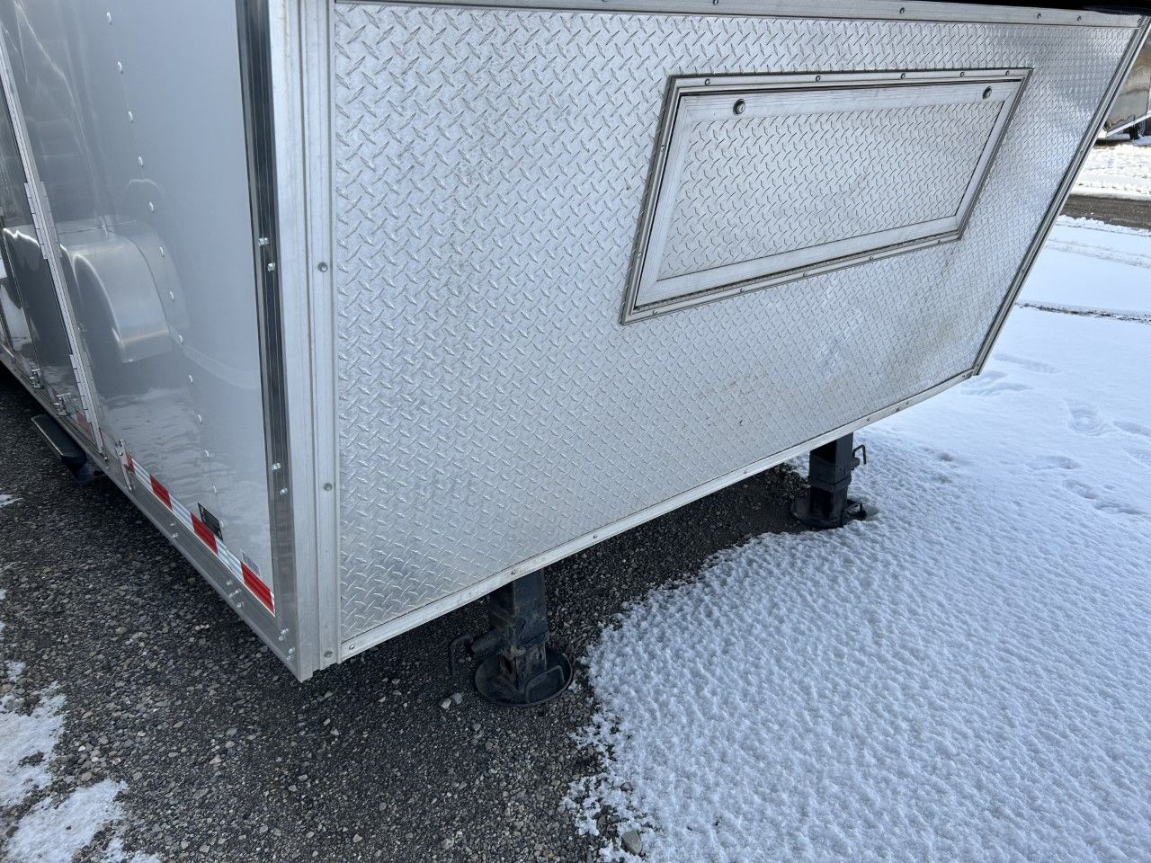 2018 United Trailers EXTGN-8.534TA70 in Kaukauna, Wisconsin - Photo 5