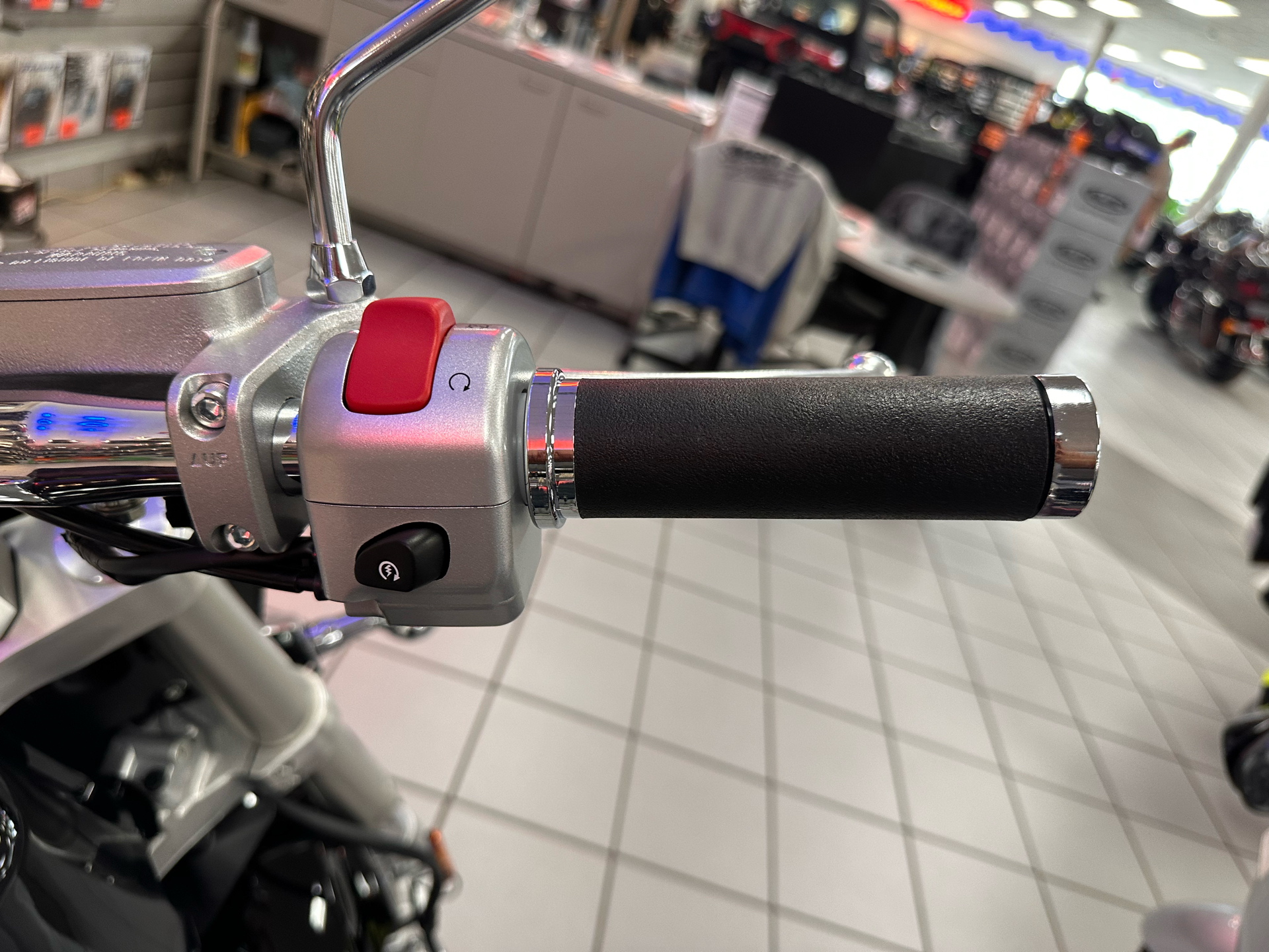 2025 Suzuki Boulevard M109R in Kaukauna, Wisconsin - Photo 7