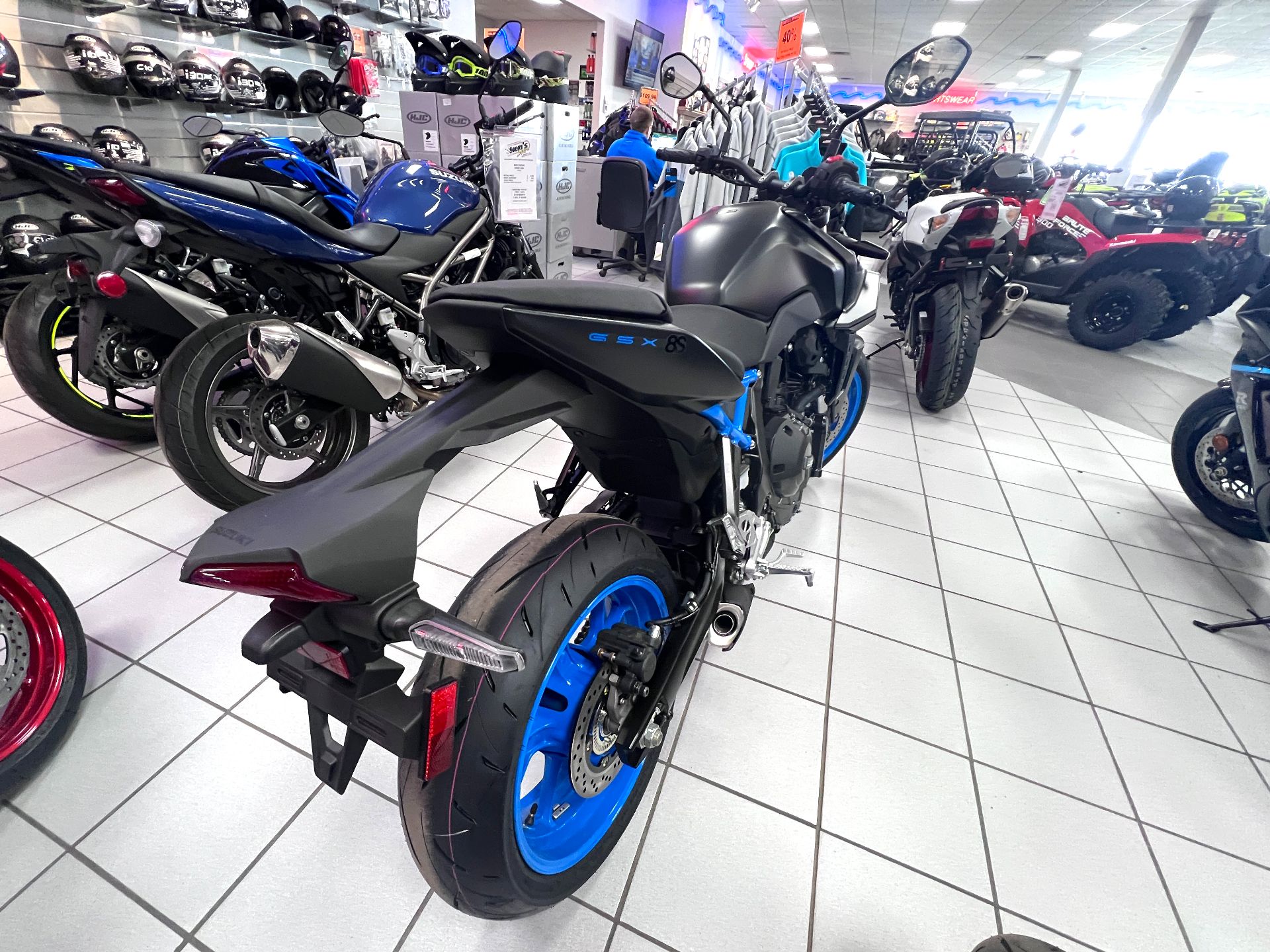 2024 Suzuki GSX-8S in Kaukauna, Wisconsin - Photo 4
