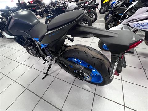 2024 Suzuki GSX-8S in Kaukauna, Wisconsin - Photo 5