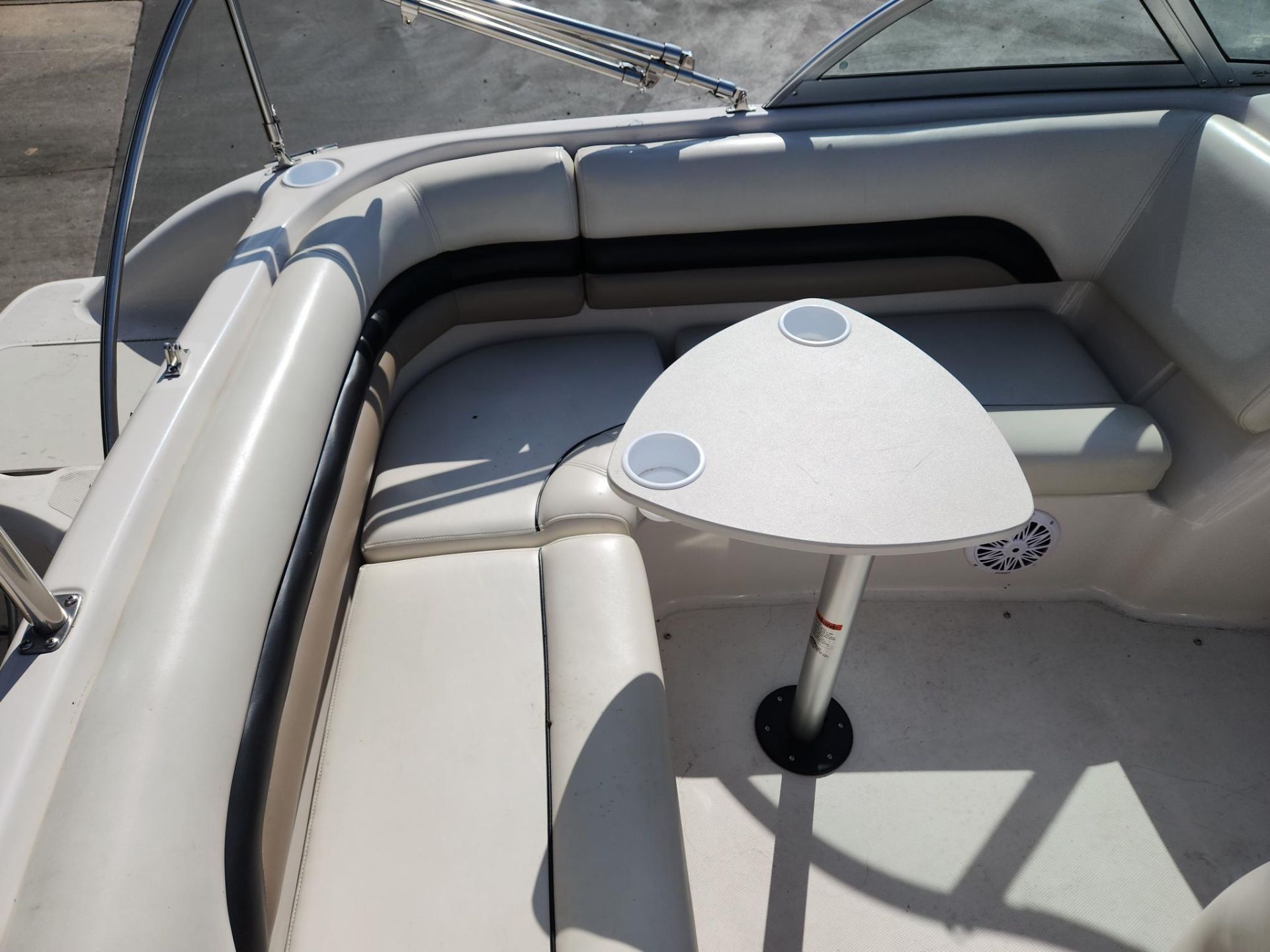 2002 Hurricane SunDeck 187 OB in Kaukauna, Wisconsin - Photo 18