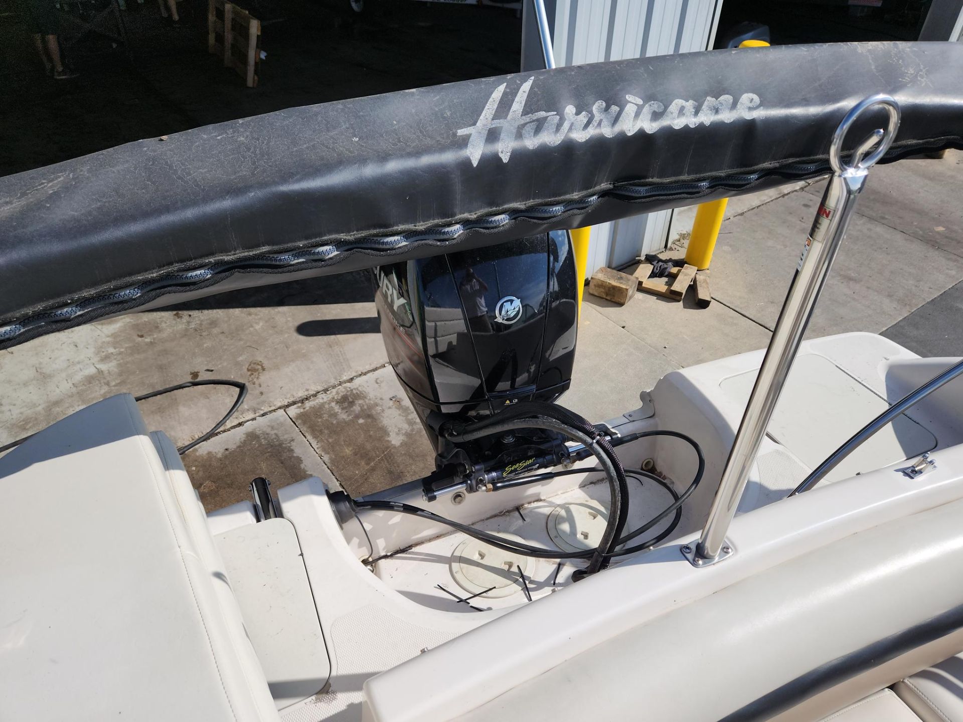 2002 Hurricane SunDeck 187 OB in Kaukauna, Wisconsin - Photo 20