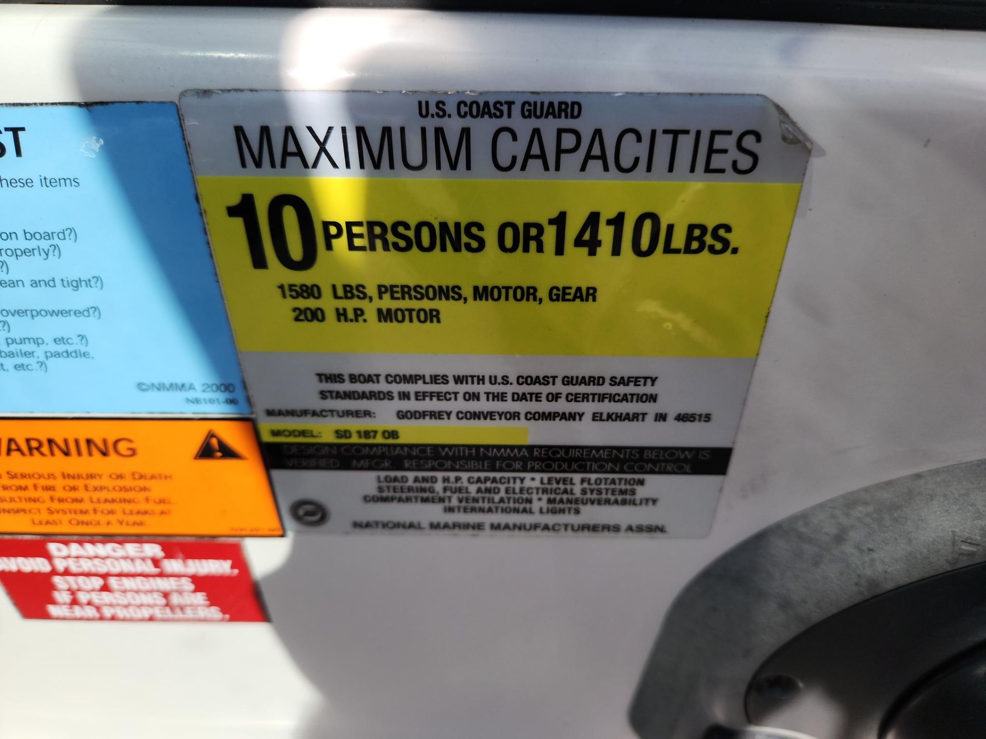 2002 Hurricane SunDeck 187 OB in Kaukauna, Wisconsin - Photo 21