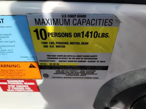 2002 Hurricane SunDeck 187 OB in Kaukauna, Wisconsin - Photo 21