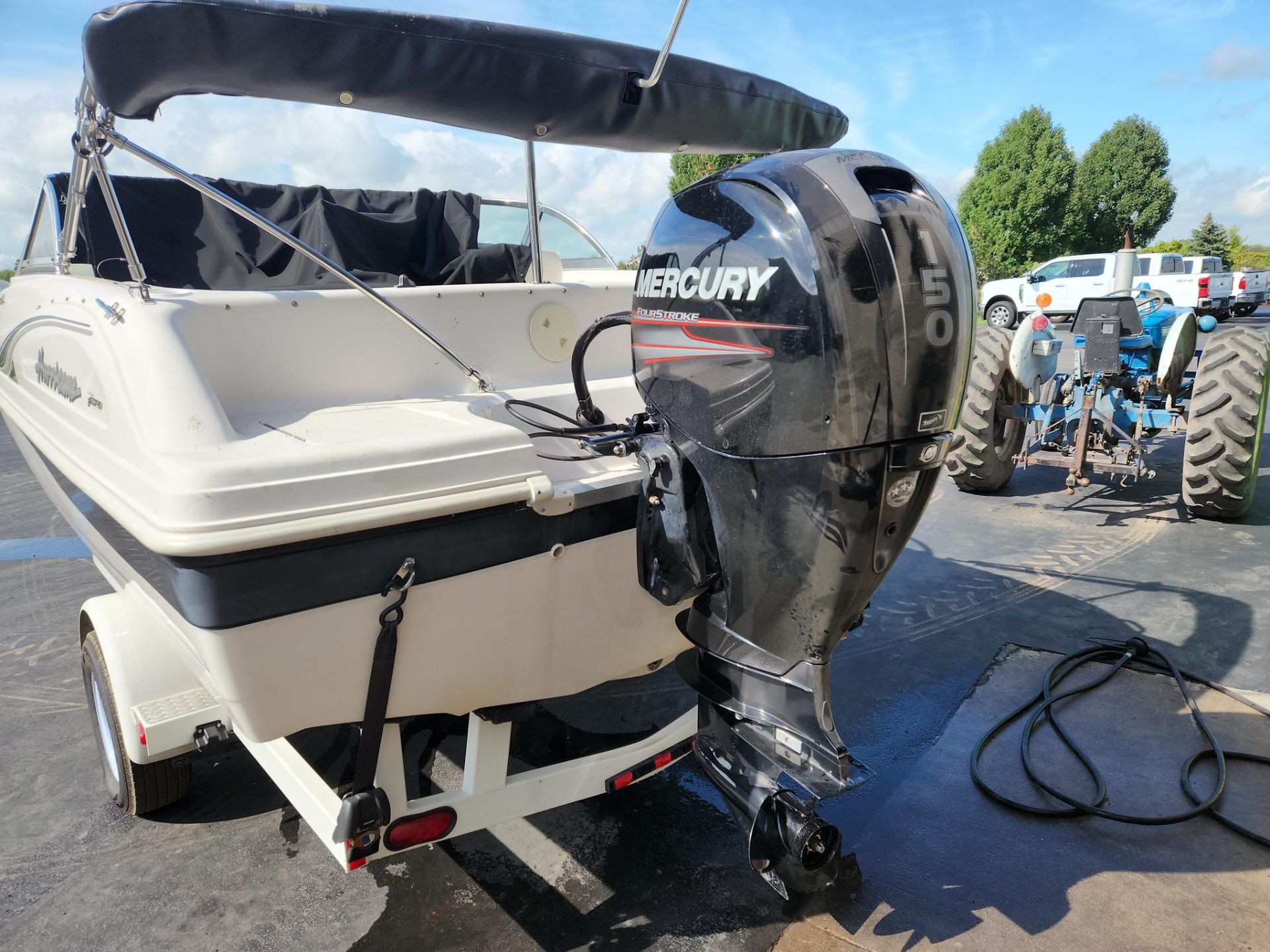 2002 Hurricane SunDeck 187 OB in Kaukauna, Wisconsin - Photo 4