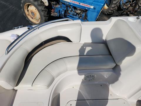 2002 Hurricane SunDeck 187 OB in Kaukauna, Wisconsin - Photo 9