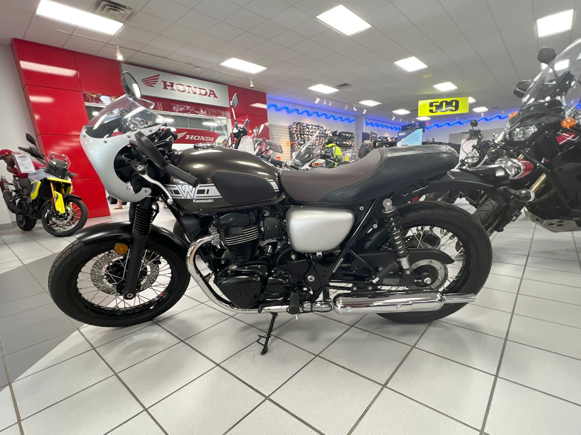 2020 Kawasaki W800 Cafe in Kaukauna, Wisconsin - Photo 6