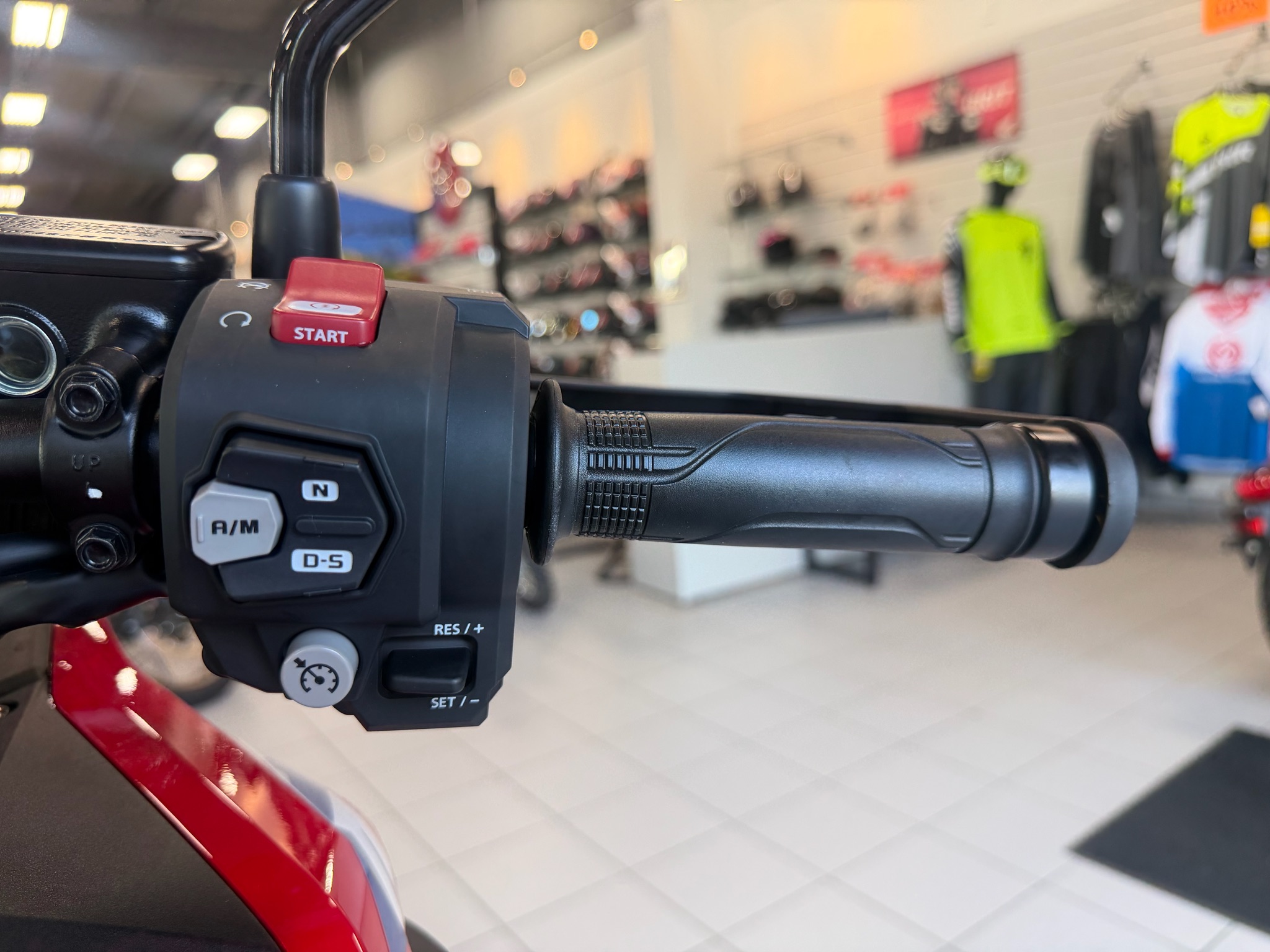2024 Honda Africa Twin DCT 7