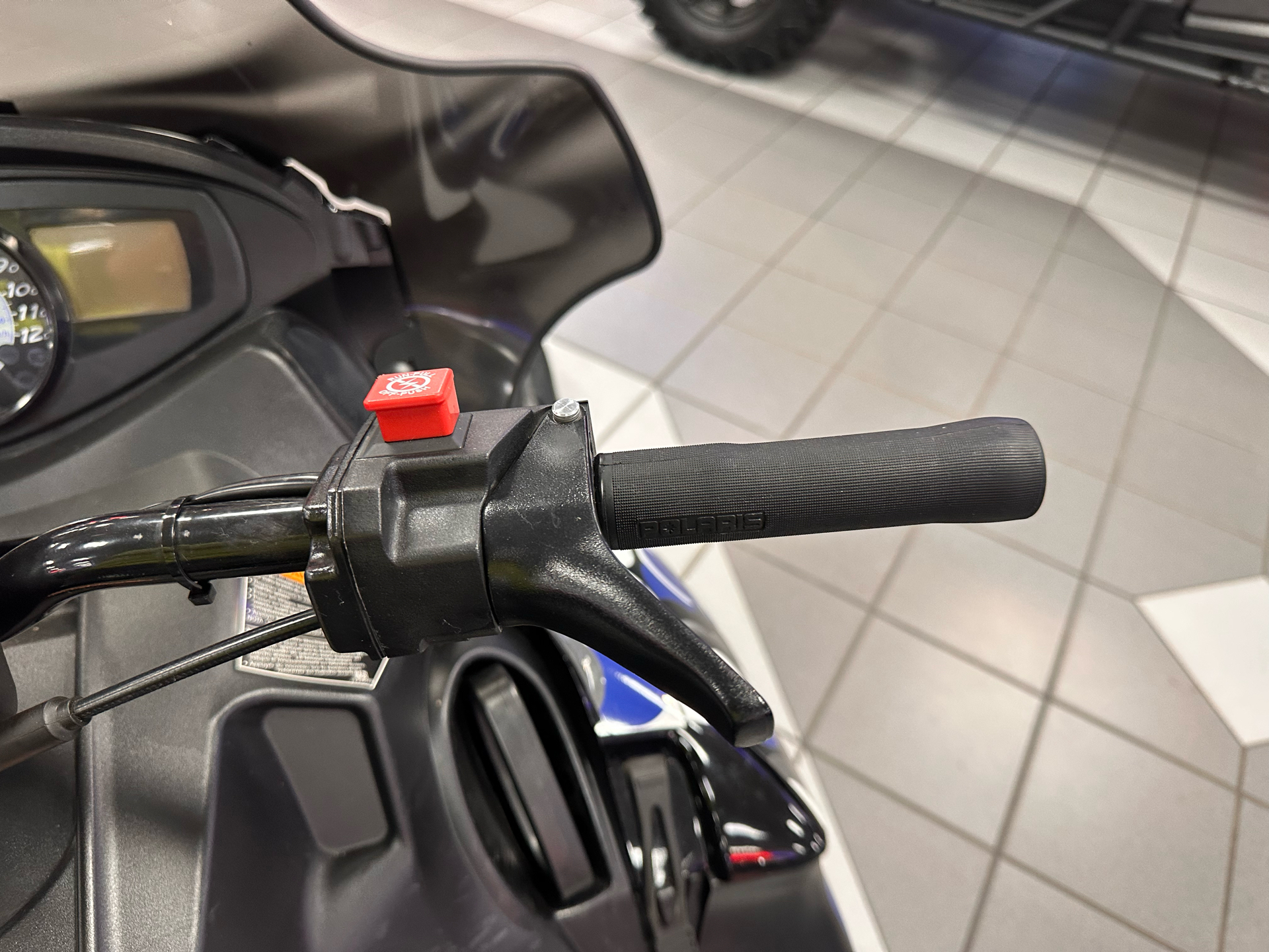 2010 Polaris 600 IQ Shift in Kaukauna, Wisconsin - Photo 6