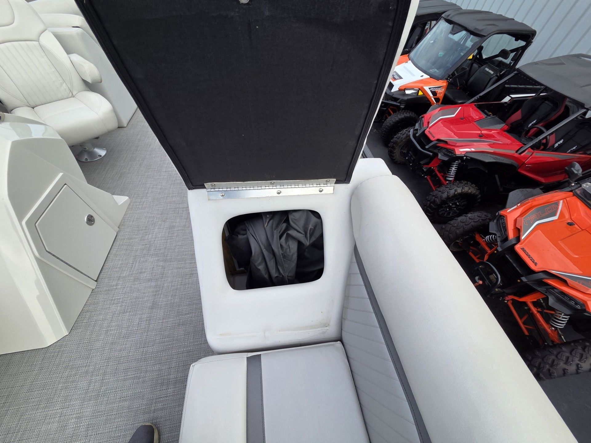 2018 Crest II 230 SLC in Kaukauna, Wisconsin - Photo 16