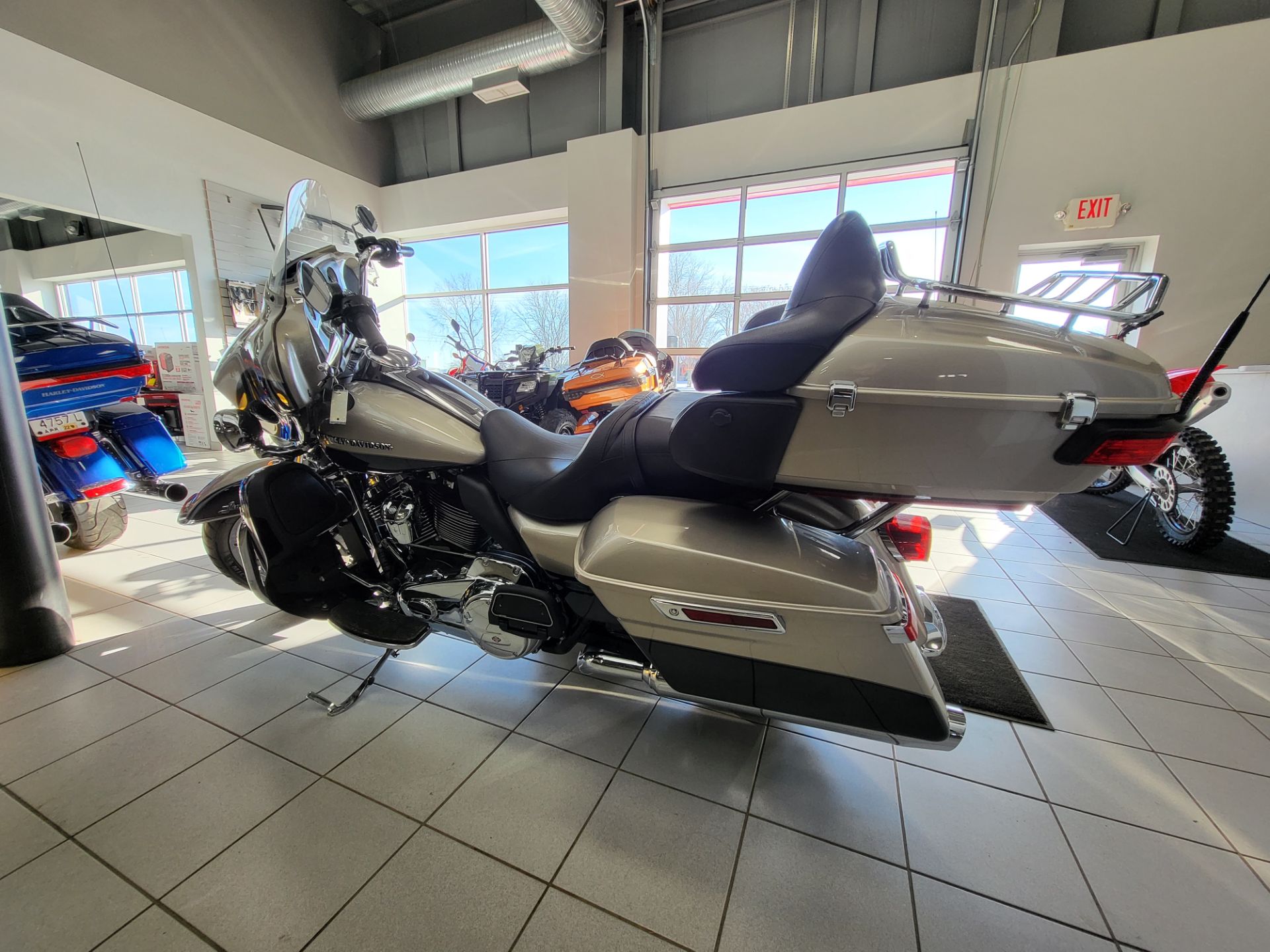 2018 Harley-Davidson Electra Glide® Ultra Classic® in Kaukauna, Wisconsin - Photo 6