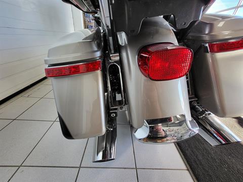 2018 Harley-Davidson Electra Glide® Ultra Classic® in Kaukauna, Wisconsin - Photo 10