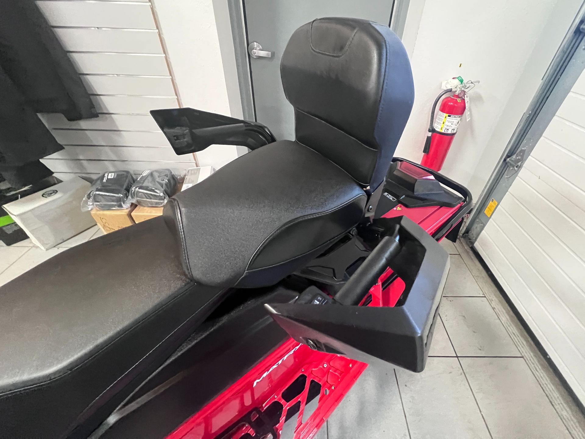2021 Polaris 650 Indy VR1 137 SC in Kaukauna, Wisconsin - Photo 6