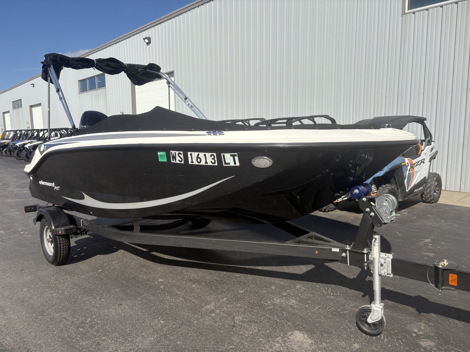 2023 Bayliner M17