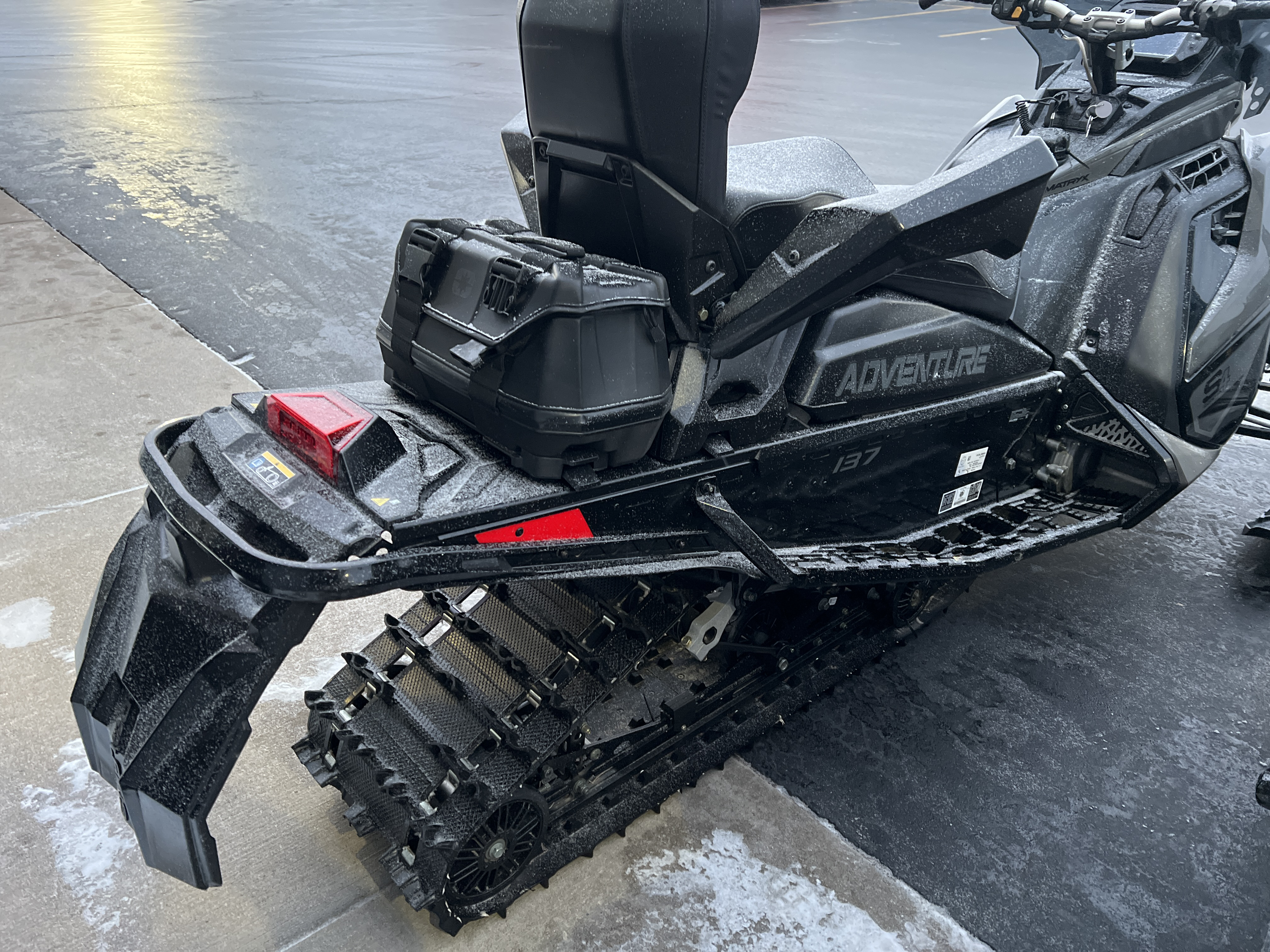 2024 Polaris ProStar S4 Indy Adventure 137 ES in Kaukauna, Wisconsin - Photo 2