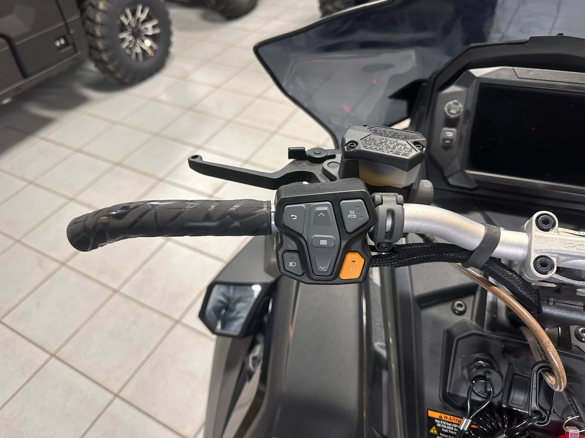 2024 Polaris ProStar S4 Indy Adventure 137 ES in Kaukauna, Wisconsin - Photo 5