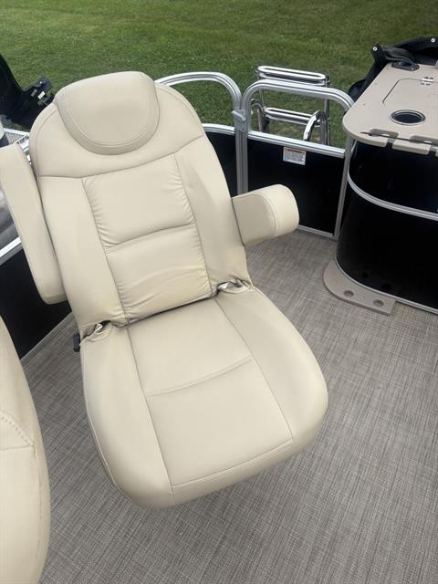 2017 SunChaser Classic Fish 8522 DLX in Kaukauna, Wisconsin - Photo 7