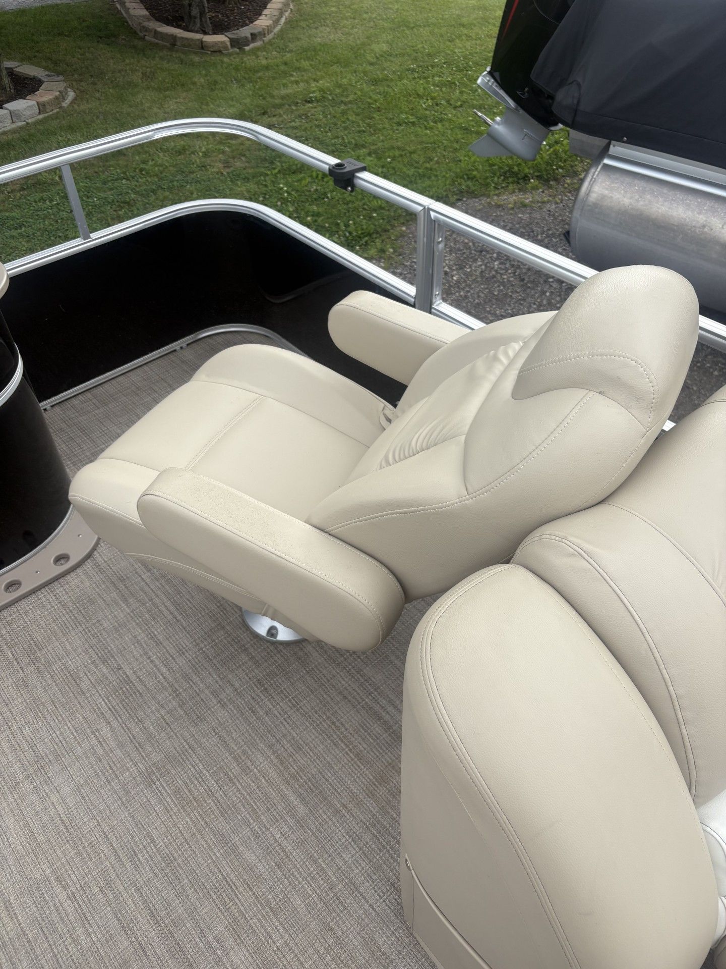 2017 SunChaser Classic Fish 8522 DLX in Kaukauna, Wisconsin - Photo 11