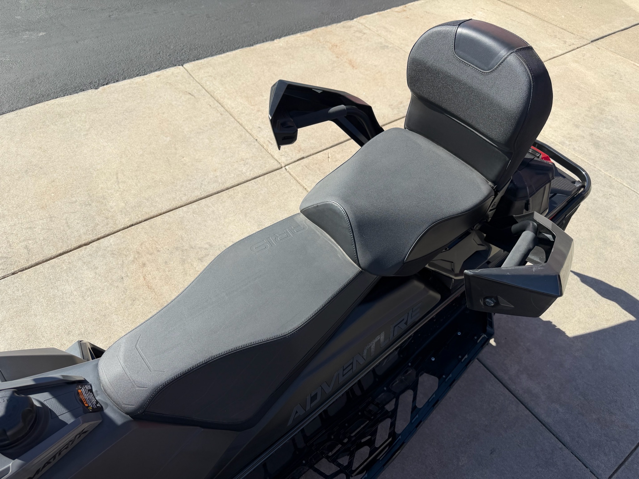 2024 Polaris 650 Indy Adventure 137 ES 8