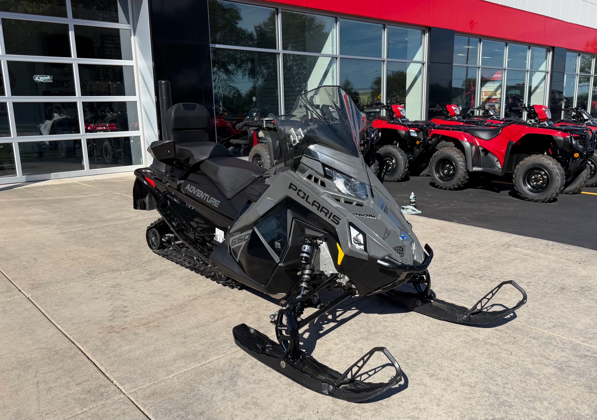 2024 Polaris 650 Indy Adventure 137 ES 1