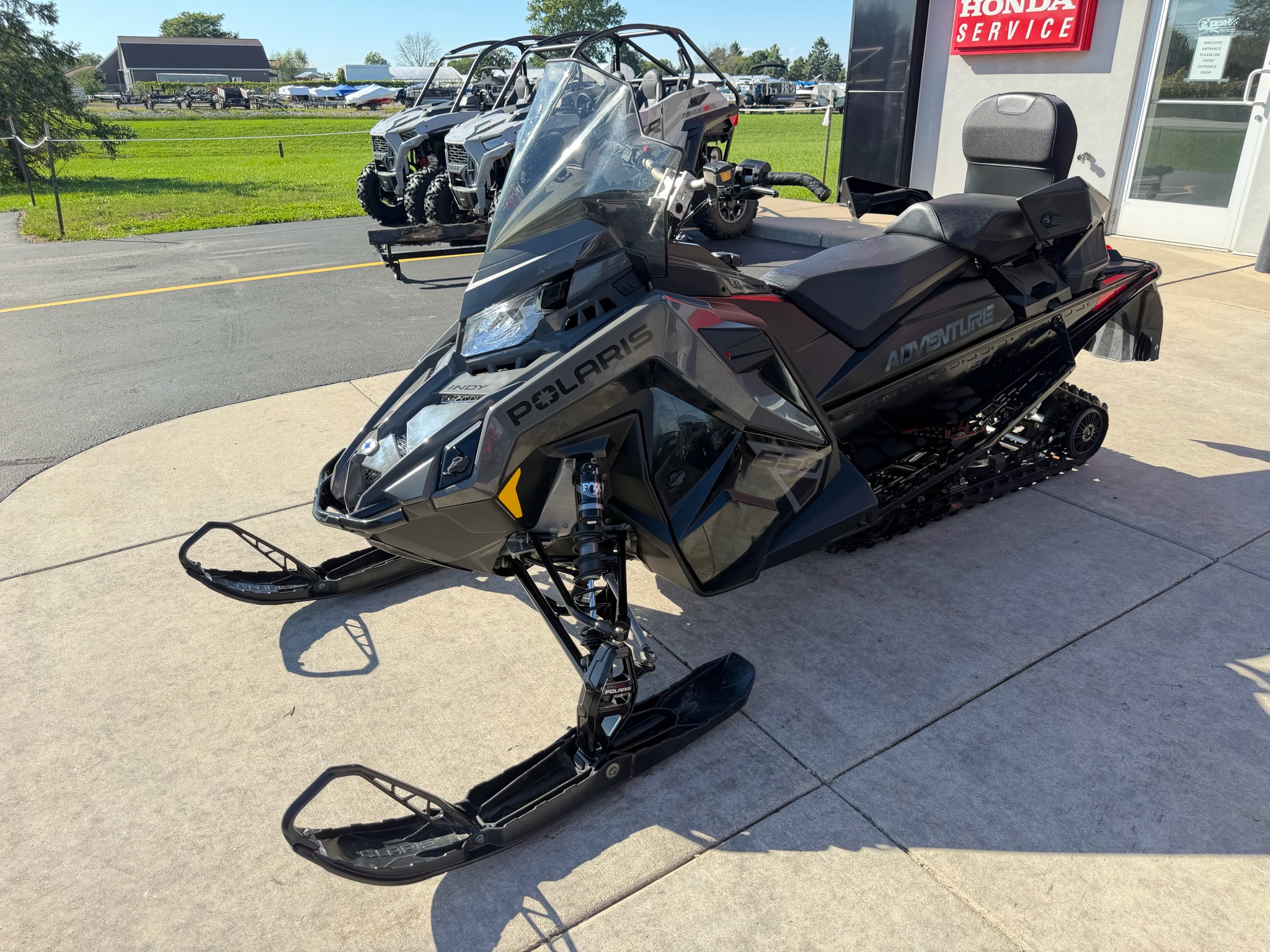 2024 Polaris 650 Indy Adventure 137 ES 4