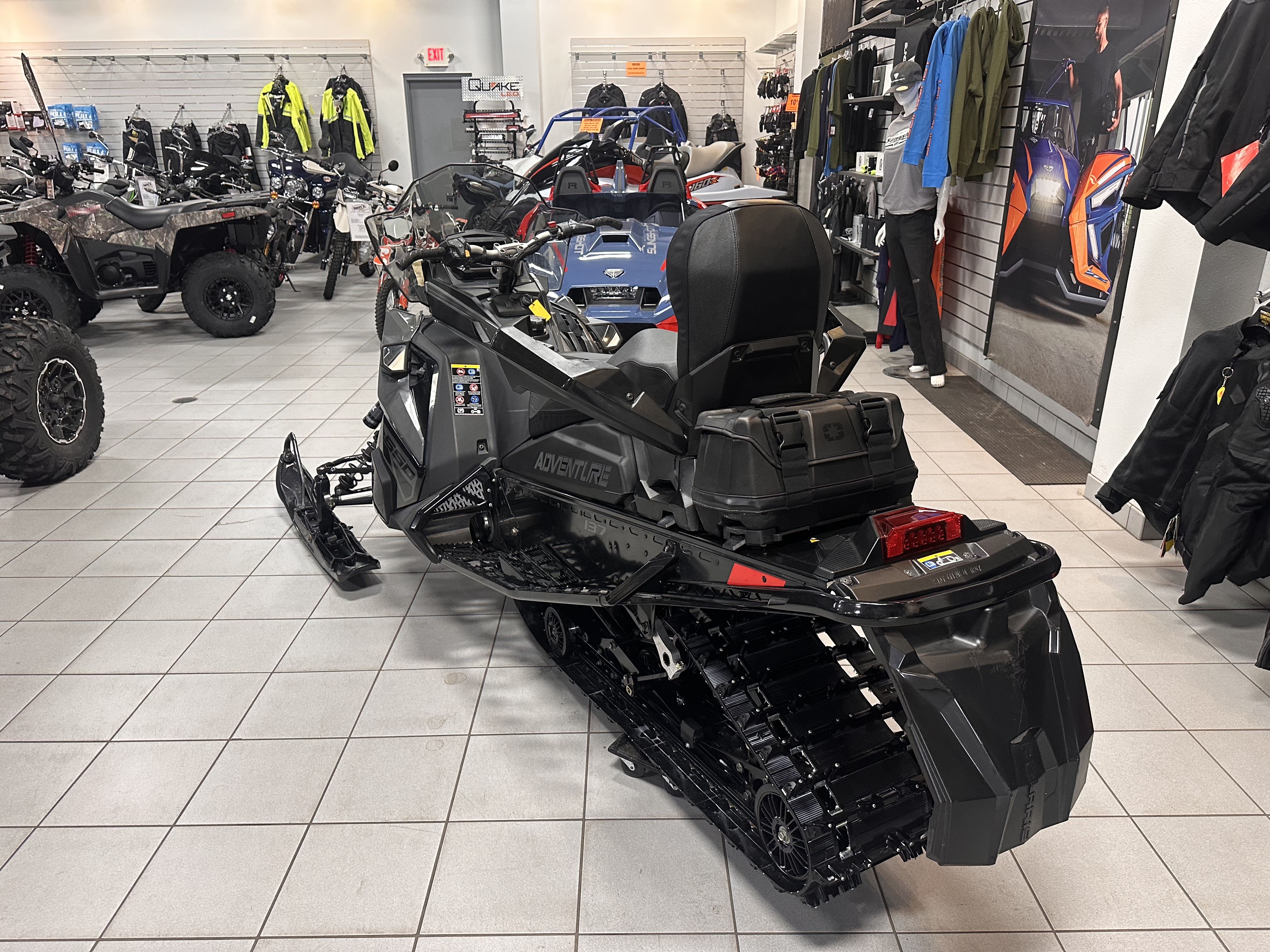 2024 Polaris 650 Indy Adventure 137 ES in Kaukauna, Wisconsin - Photo 3