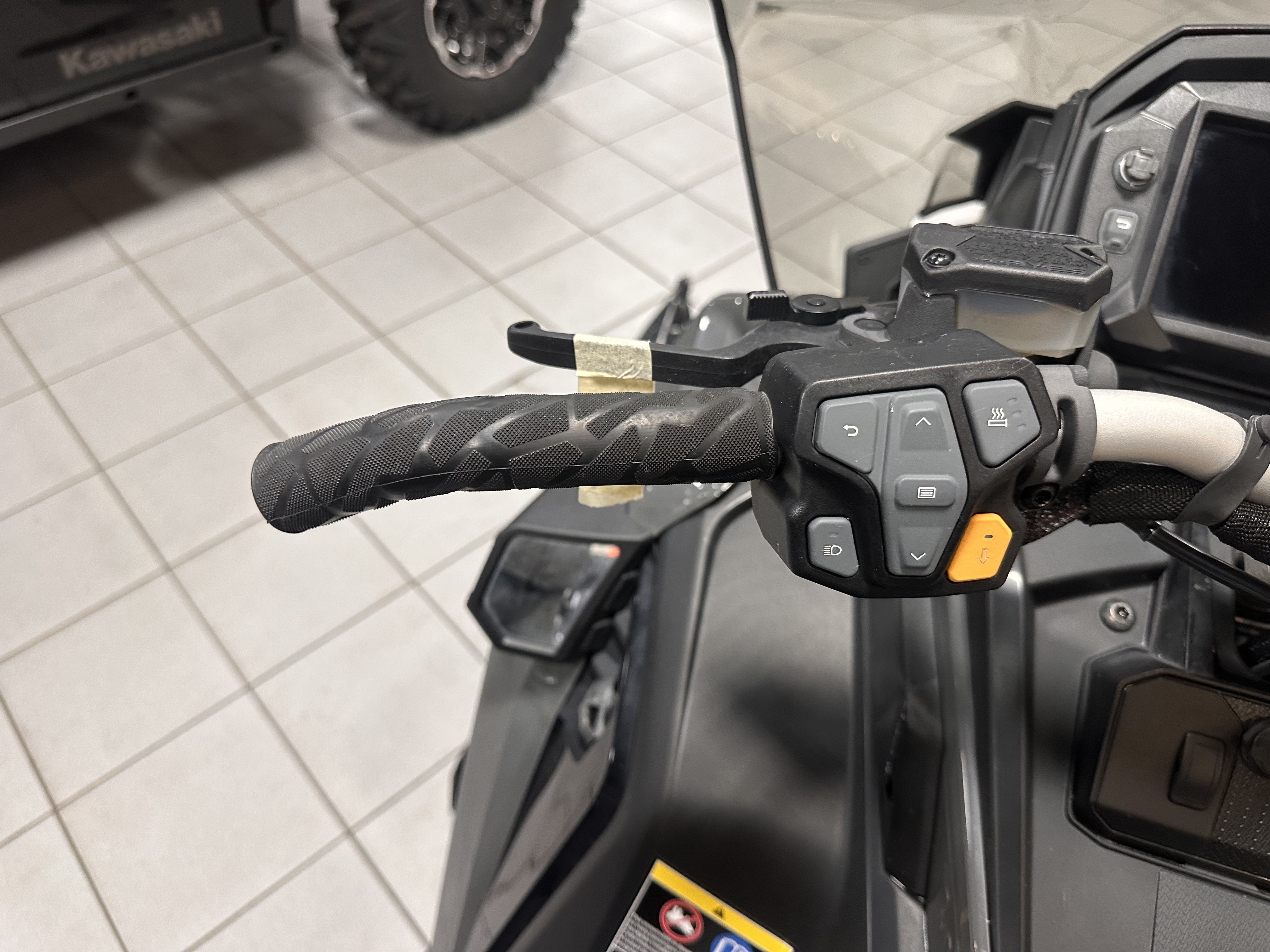 2024 Polaris 650 Indy Adventure 137 ES in Kaukauna, Wisconsin - Photo 5
