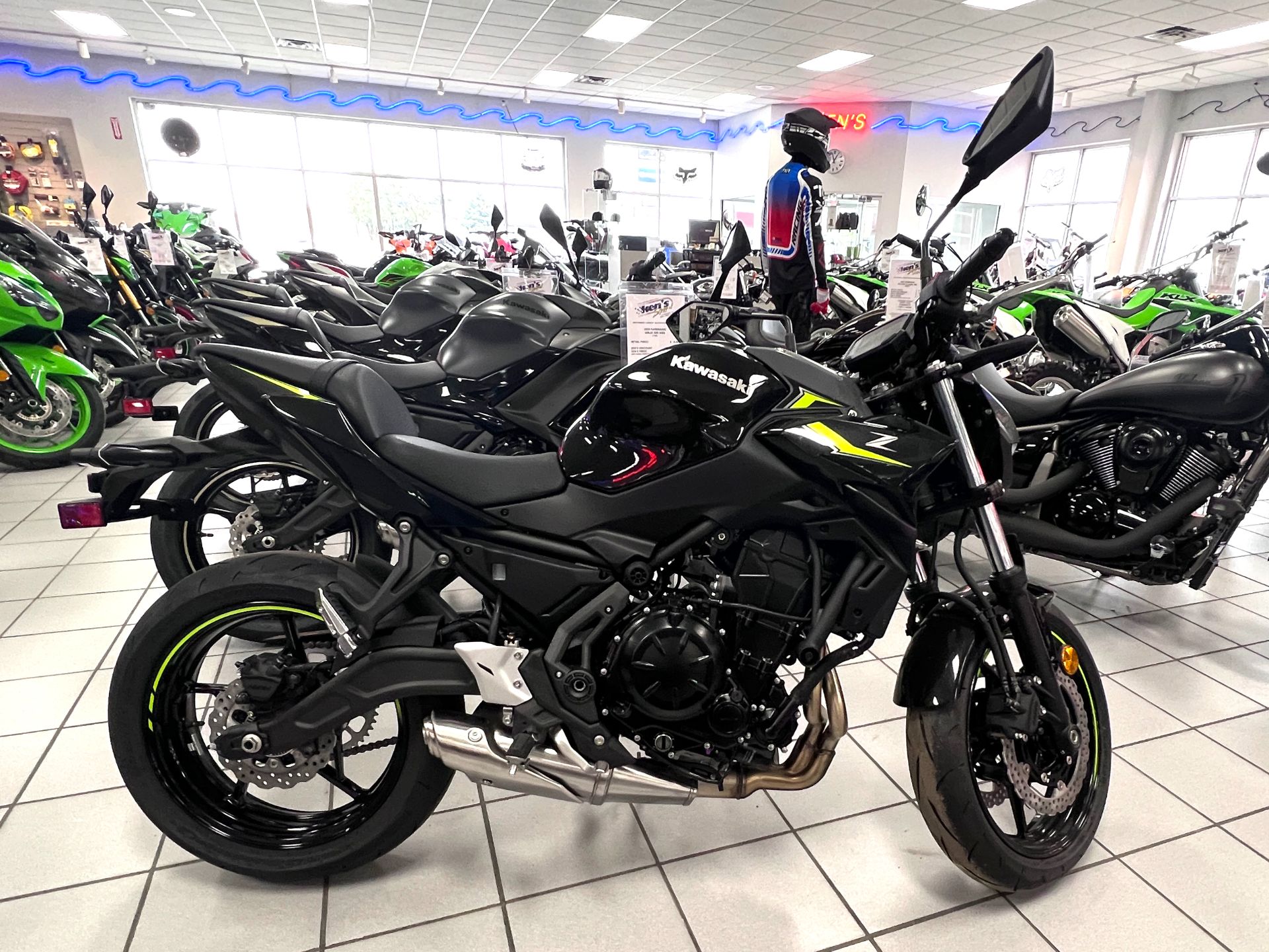New 2024 Kawasaki Z650 | Motorcycles in Kaukauna WI | 5044