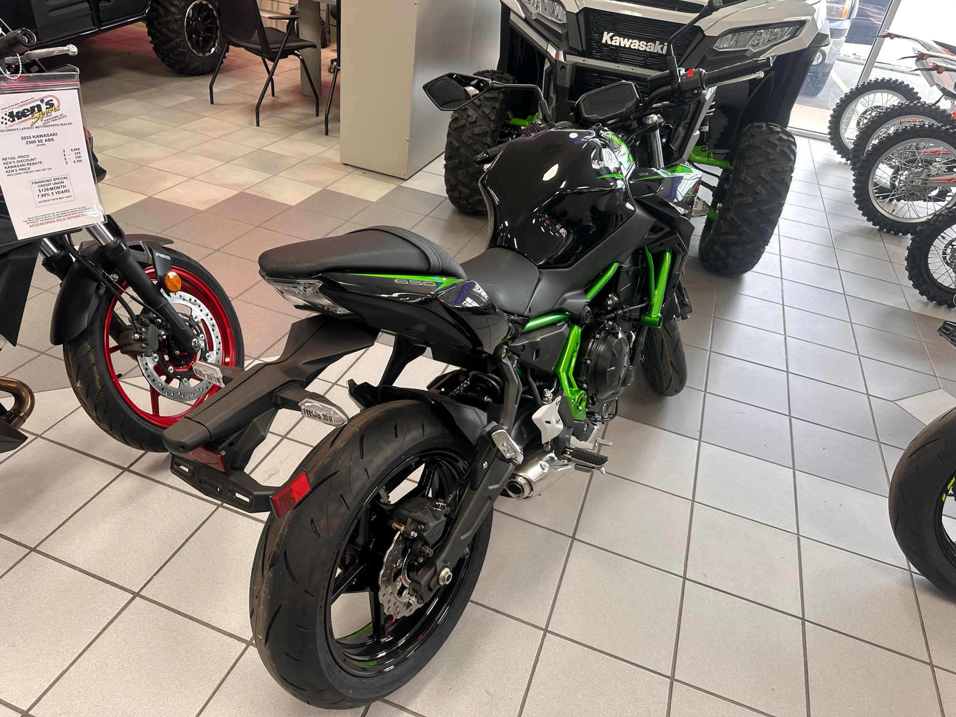New 2025 Kawasaki Z650 ABS | Motorcycles in Kaukauna WI