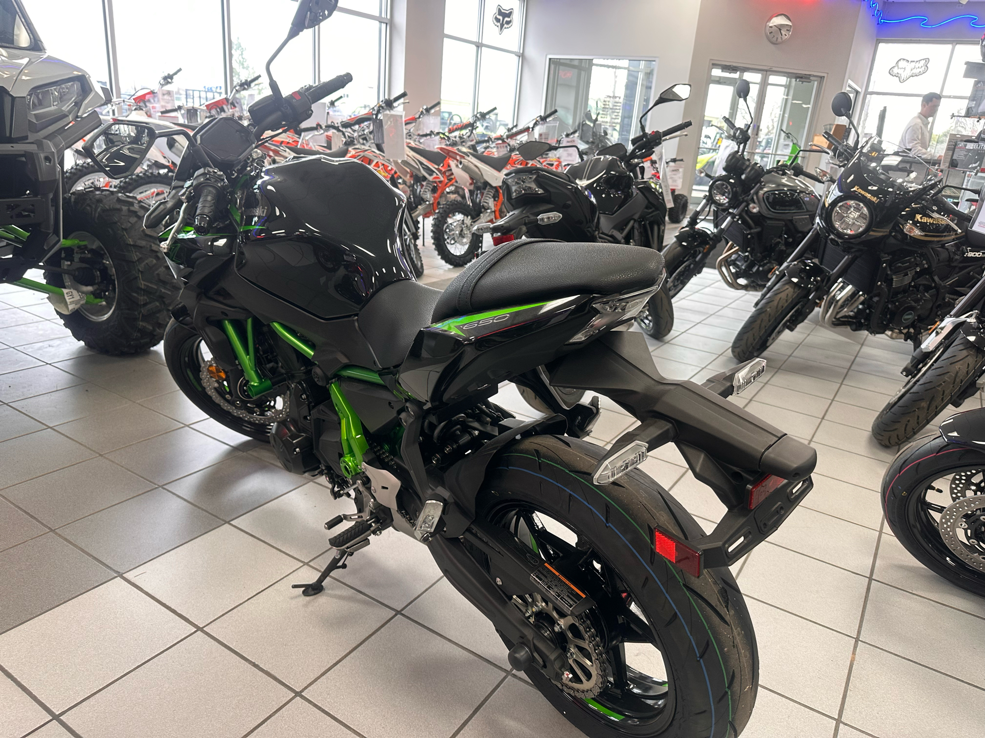 New 2025 Kawasaki Z650 ABS | Motorcycles in Kaukauna WI | 9423