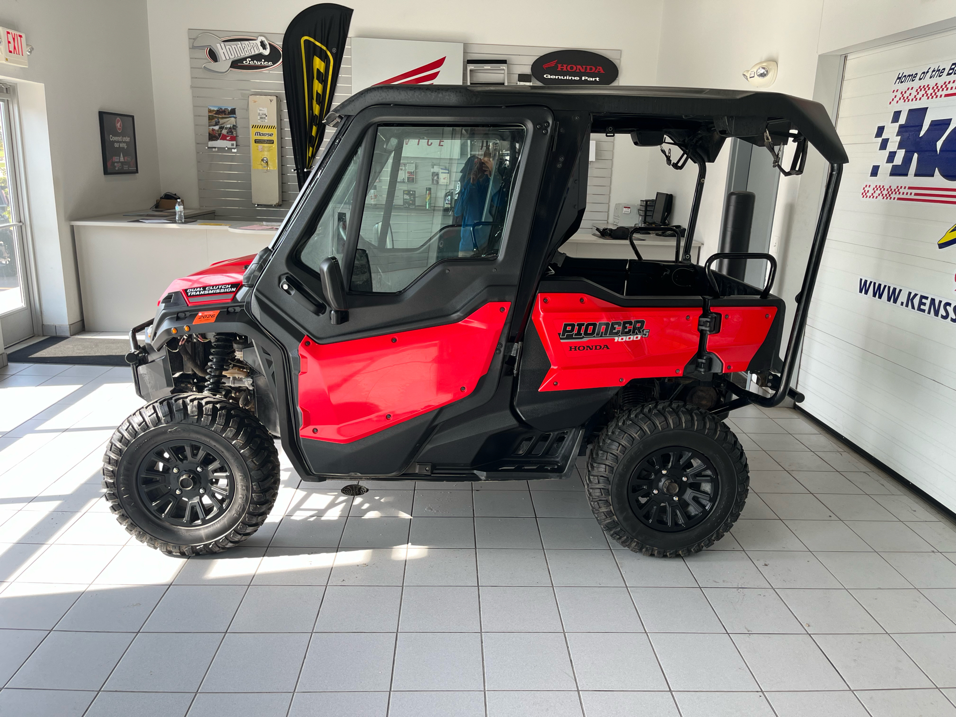 2021 Honda Pioneer 1000-5 Deluxe in Kaukauna, Wisconsin - Photo 4