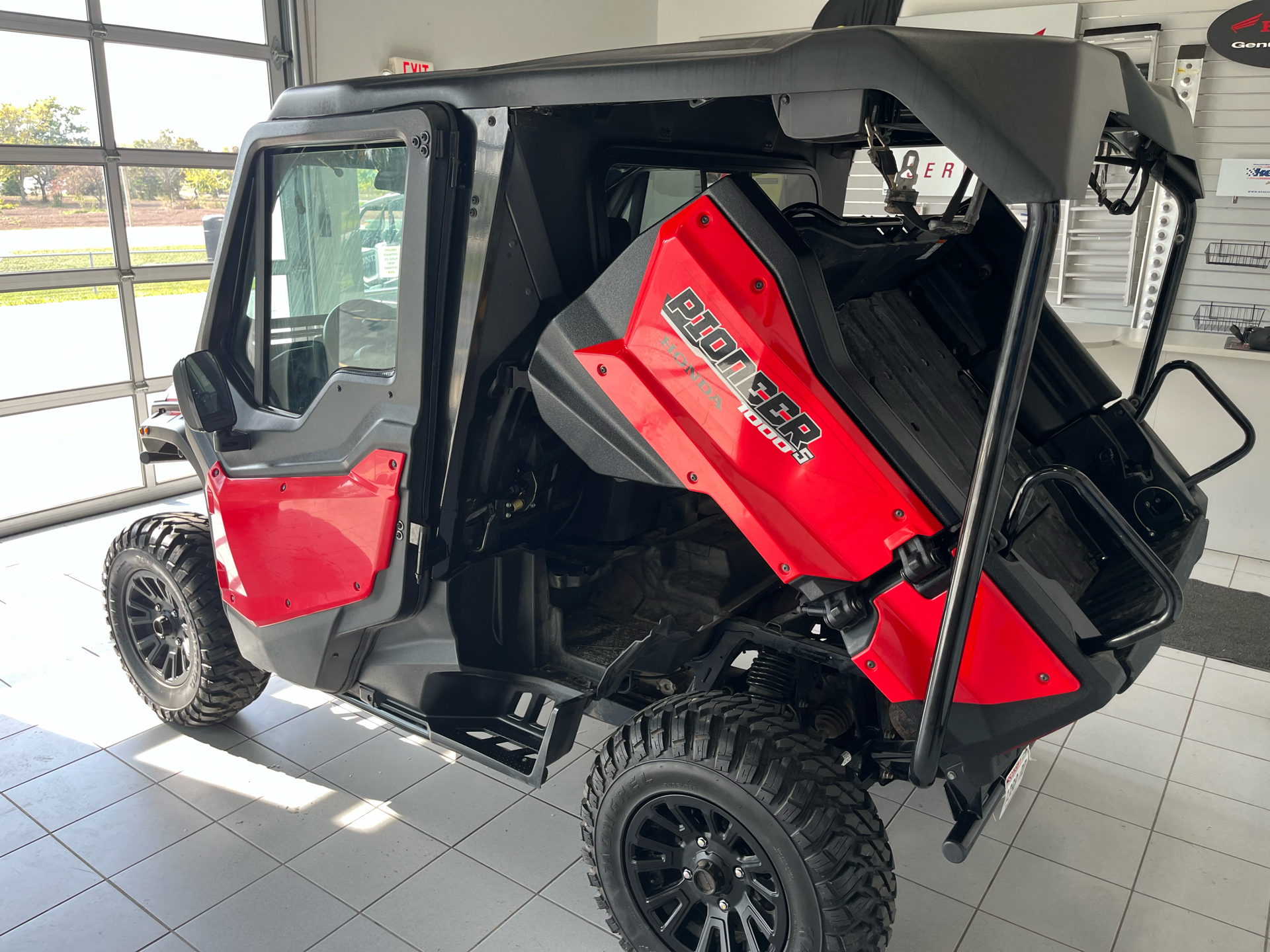 2021 Honda Pioneer 1000-5 Deluxe in Kaukauna, Wisconsin - Photo 8