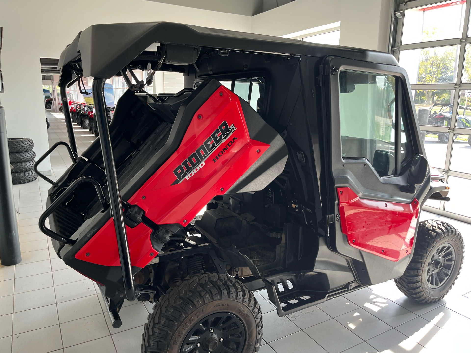 2021 Honda Pioneer 1000-5 Deluxe in Kaukauna, Wisconsin - Photo 9