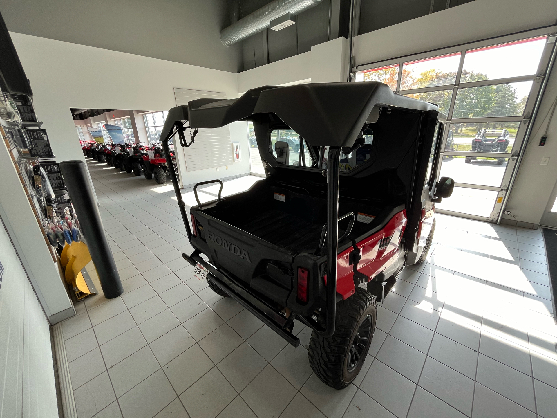 2021 Honda Pioneer 1000-5 Deluxe in Kaukauna, Wisconsin - Photo 12