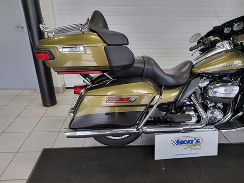 2018 Harley-Davidson Electra Glide® Ultra Classic® in Kaukauna, Wisconsin - Photo 11