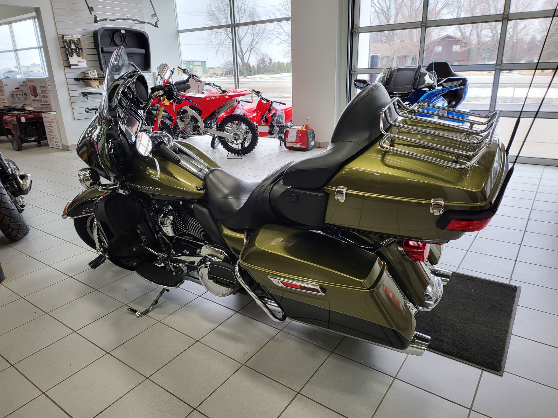 2018 Harley-Davidson Electra Glide® Ultra Classic® in Kaukauna, Wisconsin - Photo 5
