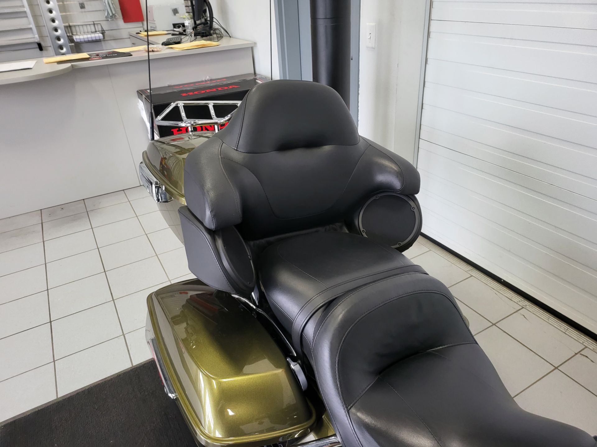2018 Harley-Davidson Electra Glide® Ultra Classic® in Kaukauna, Wisconsin - Photo 14