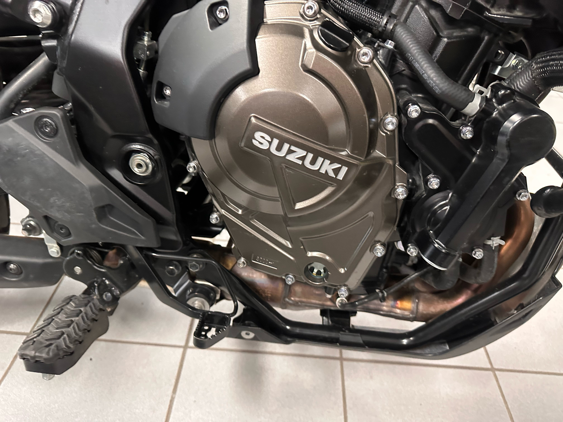 2023 Suzuki V-Strom 800DE in Kaukauna, Wisconsin - Photo 3