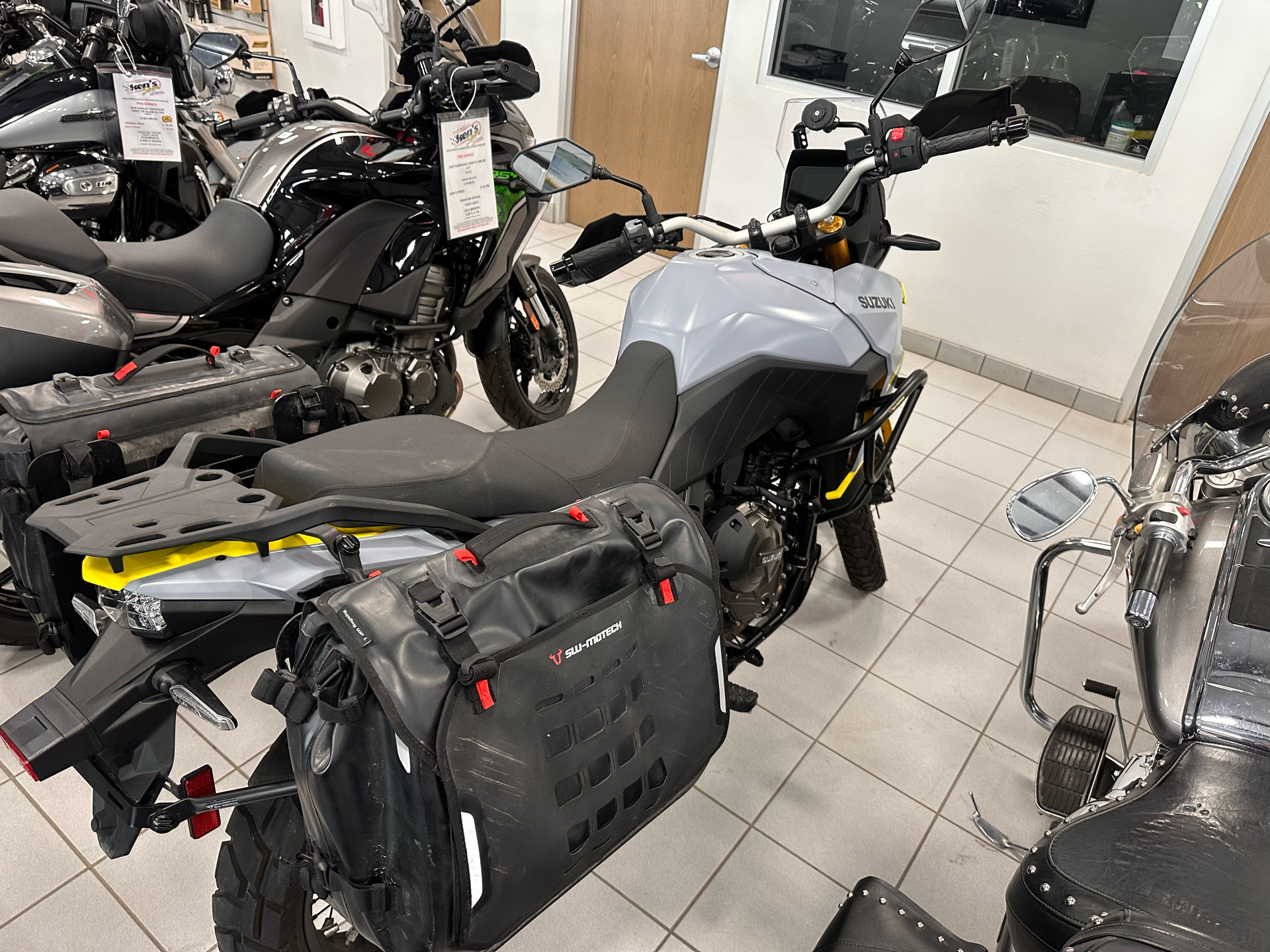 2023 Suzuki V-Strom 800DE in Kaukauna, Wisconsin - Photo 8