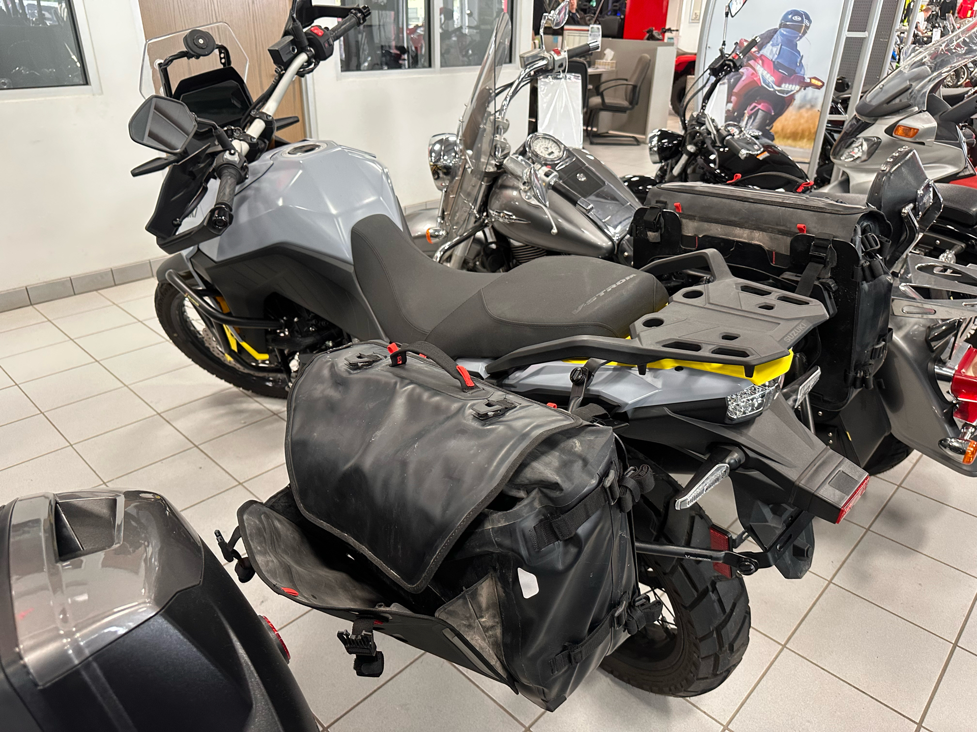 2023 Suzuki V-Strom 800DE in Kaukauna, Wisconsin - Photo 9