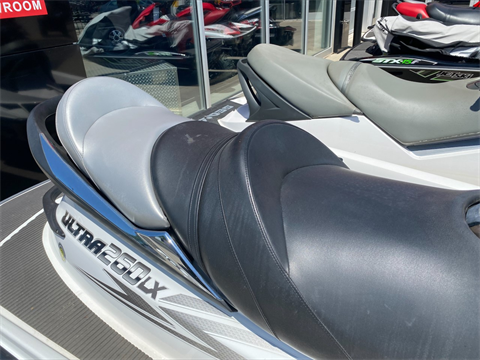 2010 Kawasaki Jet Ski® Ultra® 260LX in Kaukauna, Wisconsin - Photo 11