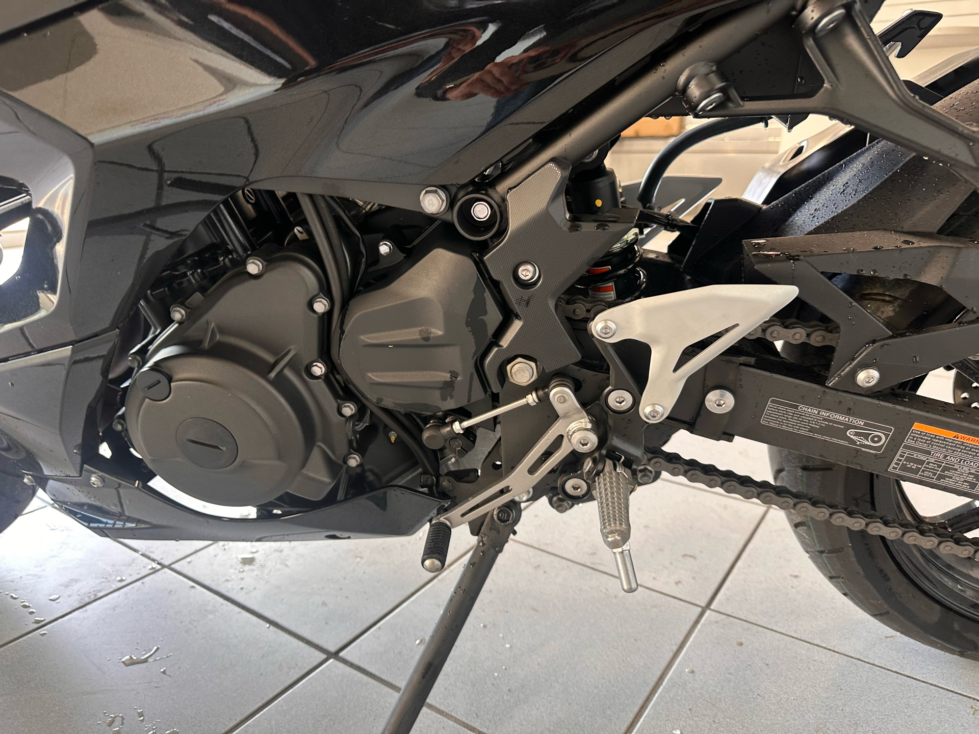 2024 Kawasaki Ninja 500 ABS in Kaukauna, Wisconsin - Photo 10