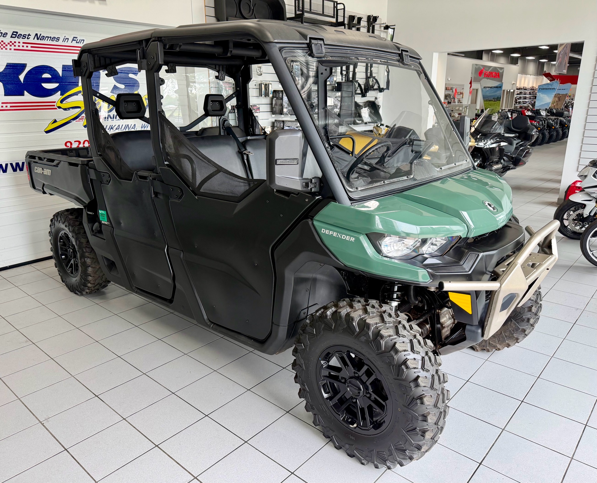 2023 Can-Am Defender MAX DPS HD7